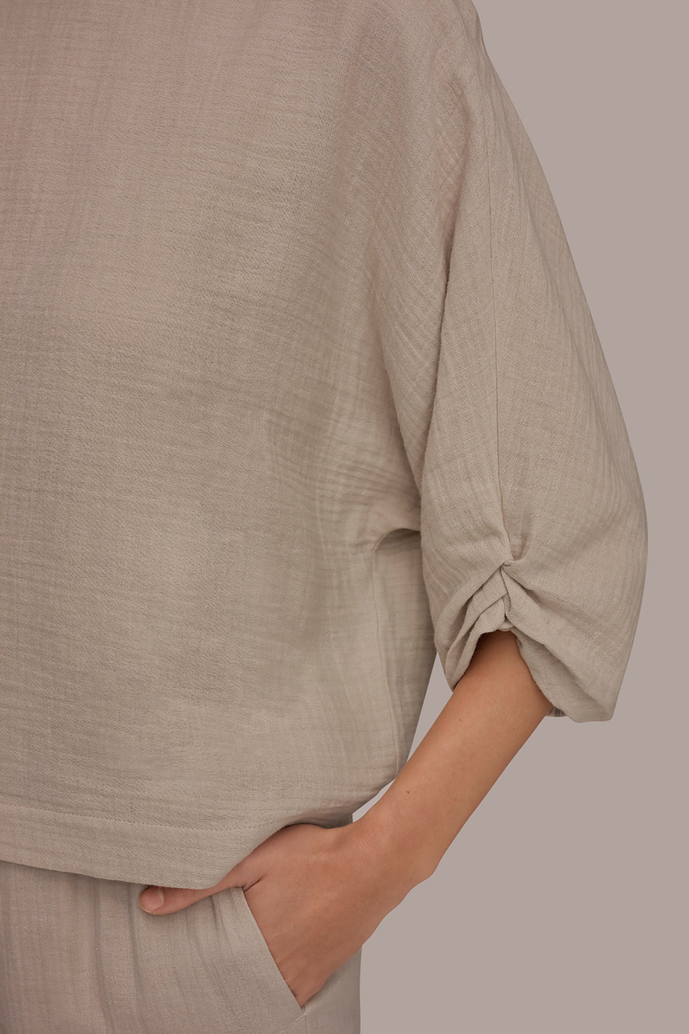 Donna Karan | 3/4 SLEEVE TWIST CUFF BLOUSE