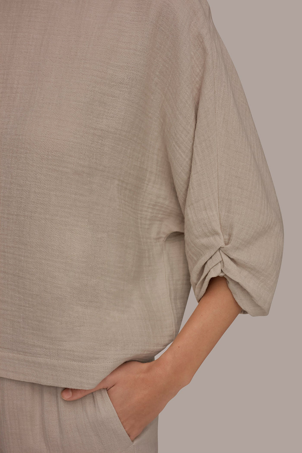 Donna Karan | 3/4 SLEEVE TWIST CUFF BLOUSE