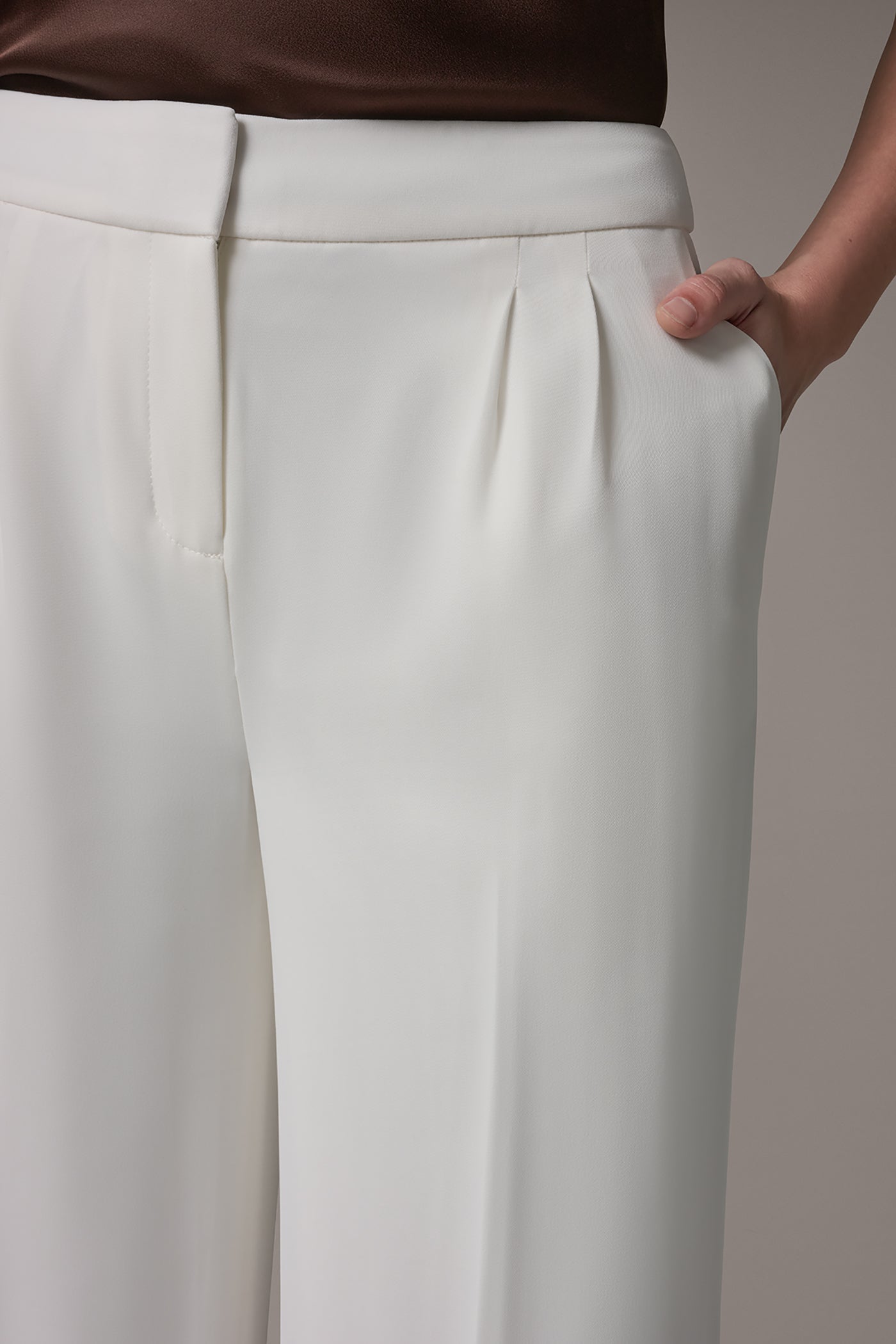 Donna Karan | MID-RISE PLEATED WIDE-LEG PANT