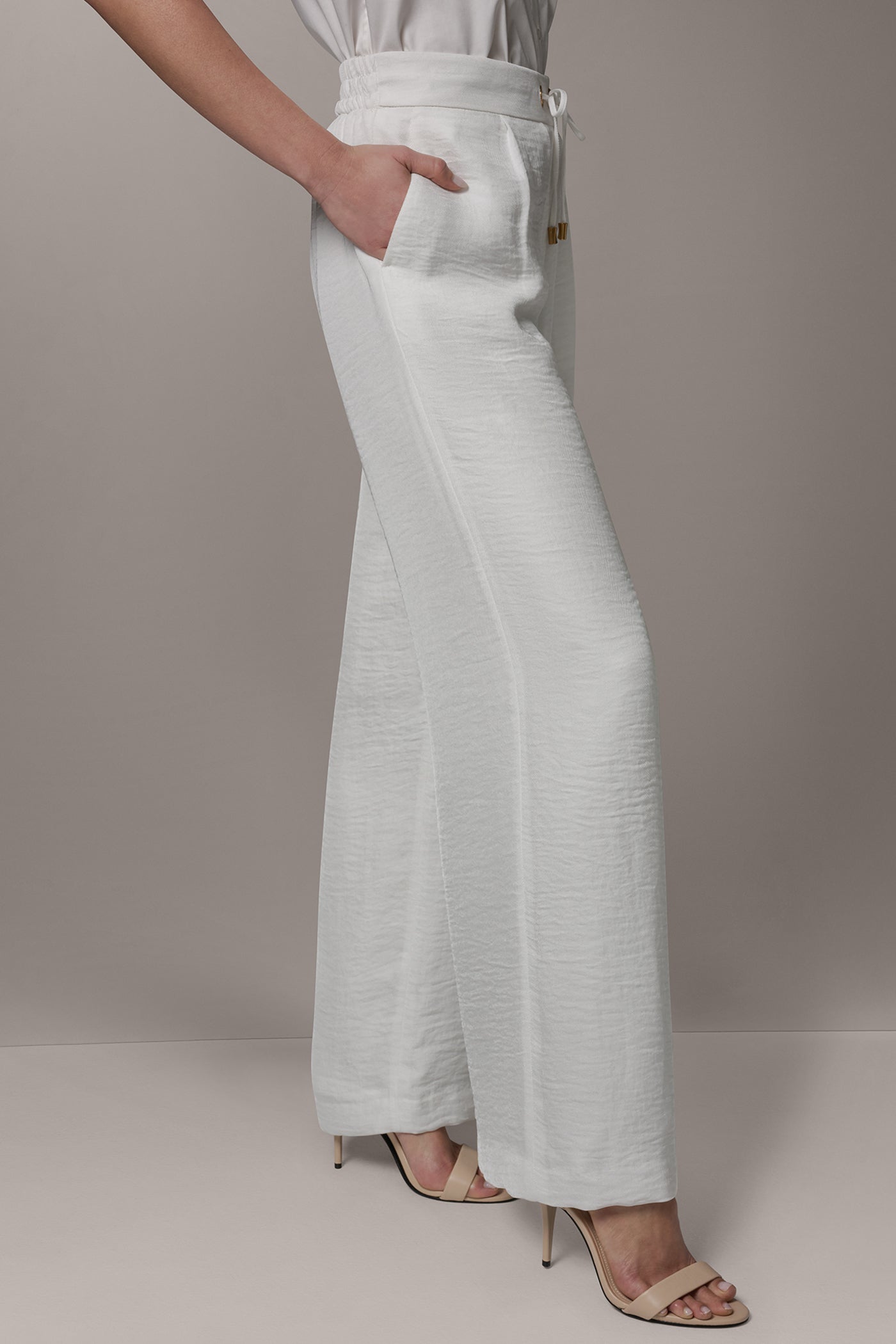 Donna Karan | EXTRA HIGH-RISE WIDE-LEG PULL-ON PANT