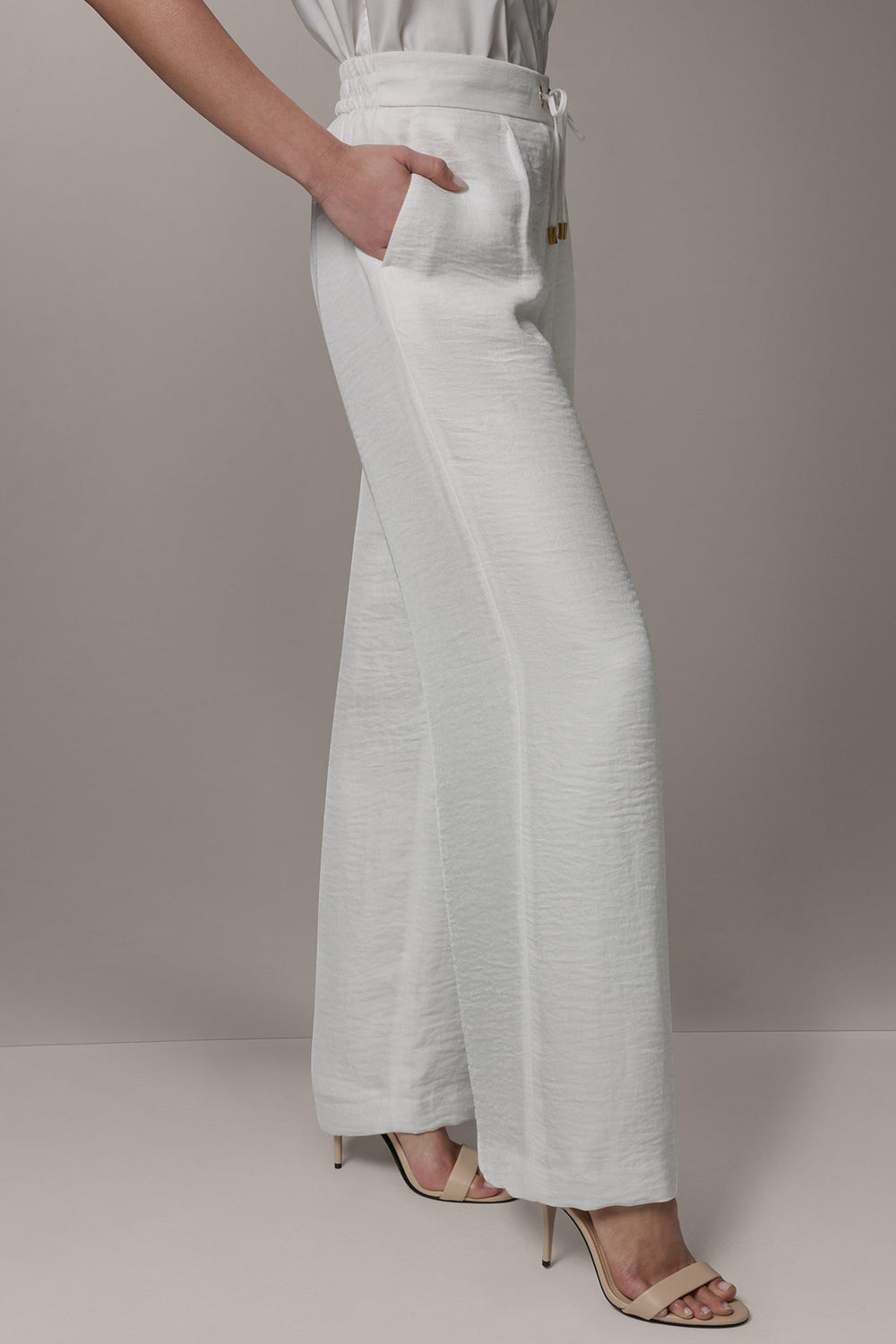 Donna Karan | EXTRA HIGH-RISE WIDE-LEG PULL-ON PANT