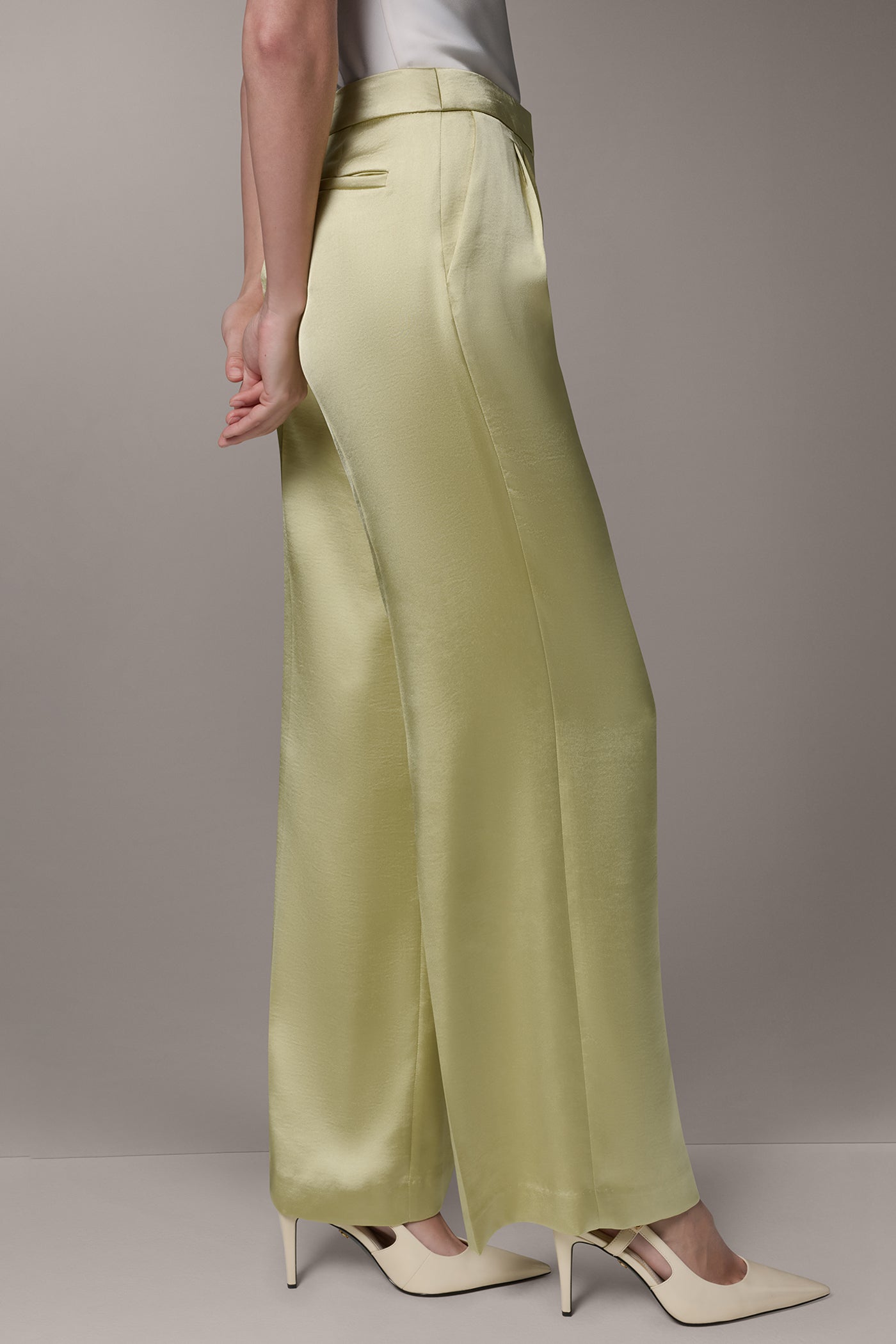 Donna Karan | MID-RISE PLEATED WIDE-LEG PANT
