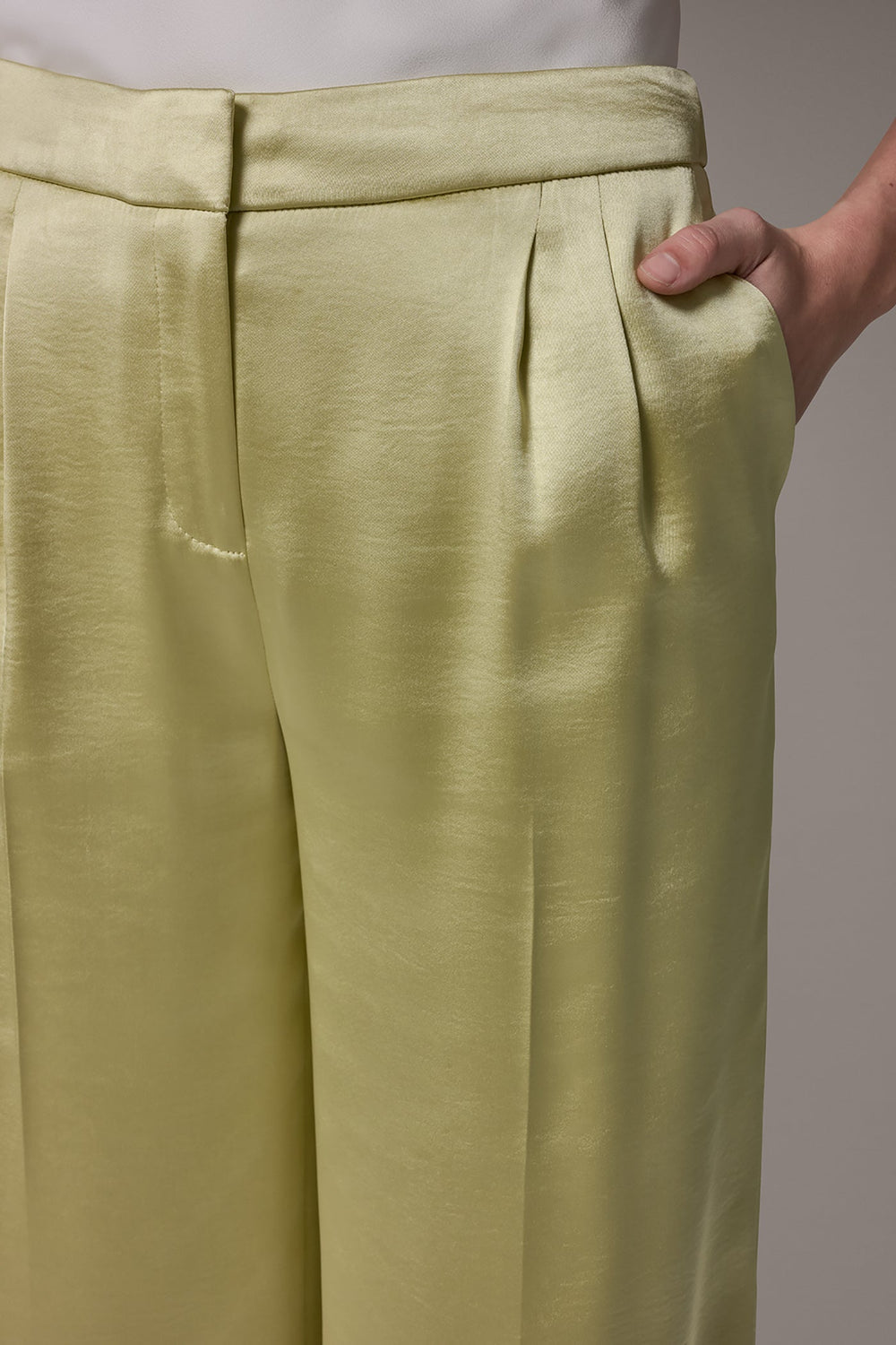 Donna Karan | MID-RISE PLEATED WIDE-LEG PANT