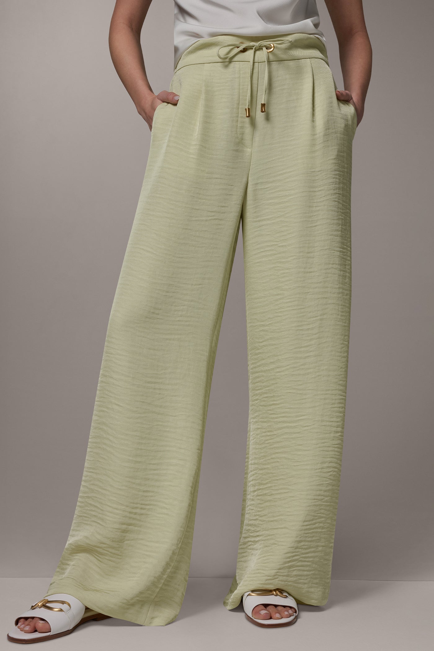 Donna Karan | EXTRA HIGH-RISE WIDE-LEG PULL-ON PANT