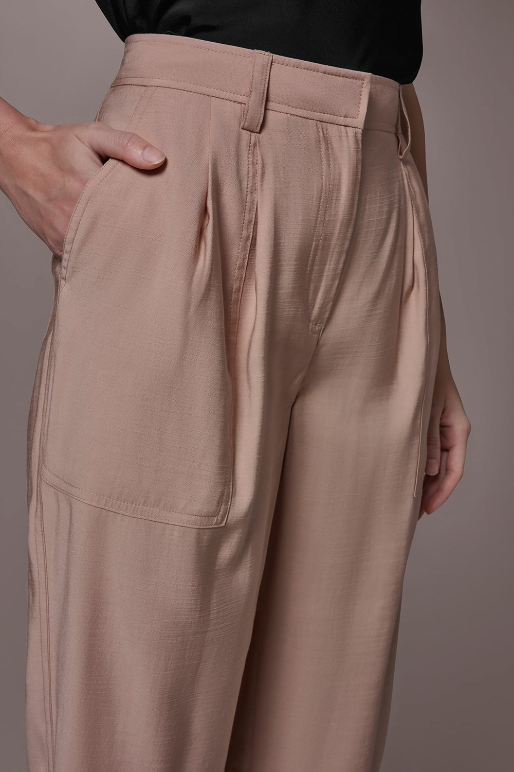 Donna Karan | EXTRA HIGH-RISE UTILITY PANT