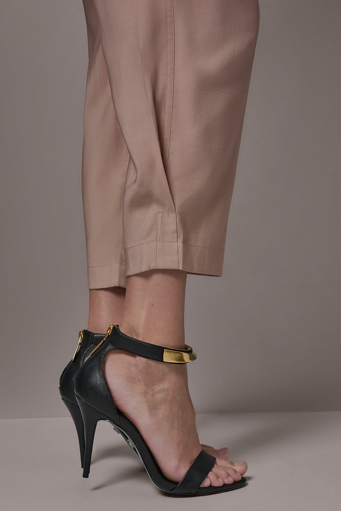Donna Karan | EXTRA HIGH-RISE UTILITY PANT