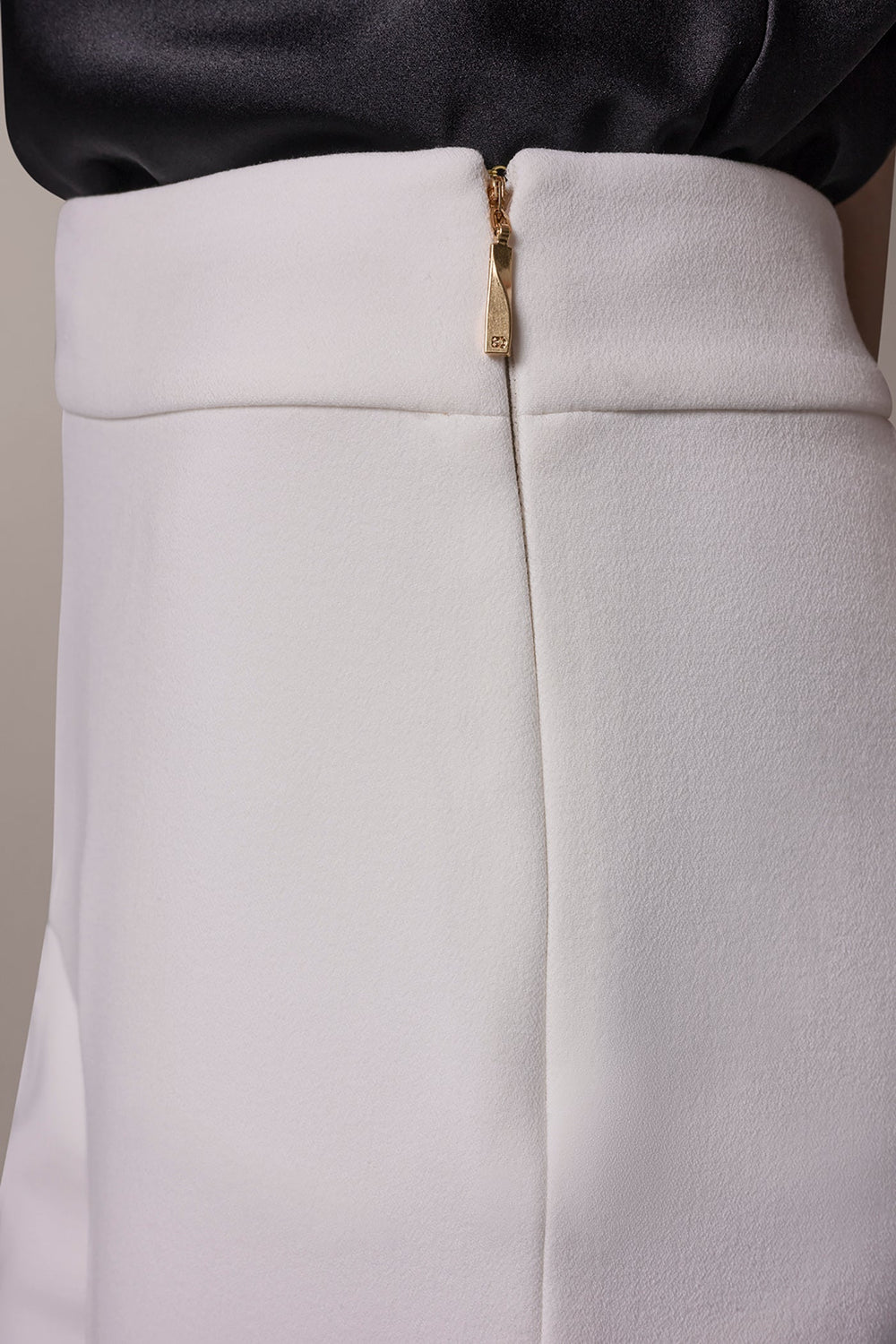 Donna Karan | EXTRA HIGH-RISE STRAIGHT ANKLE PANT