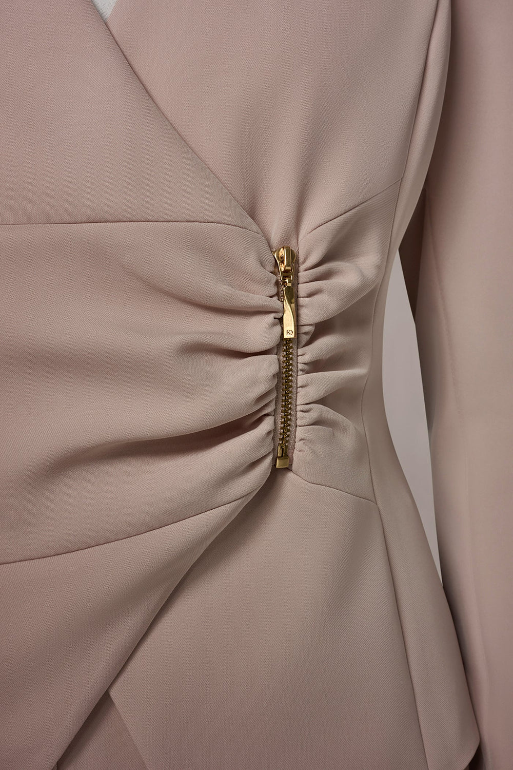 Donna Karan | CROPPED WRAP ZIP BLAZER