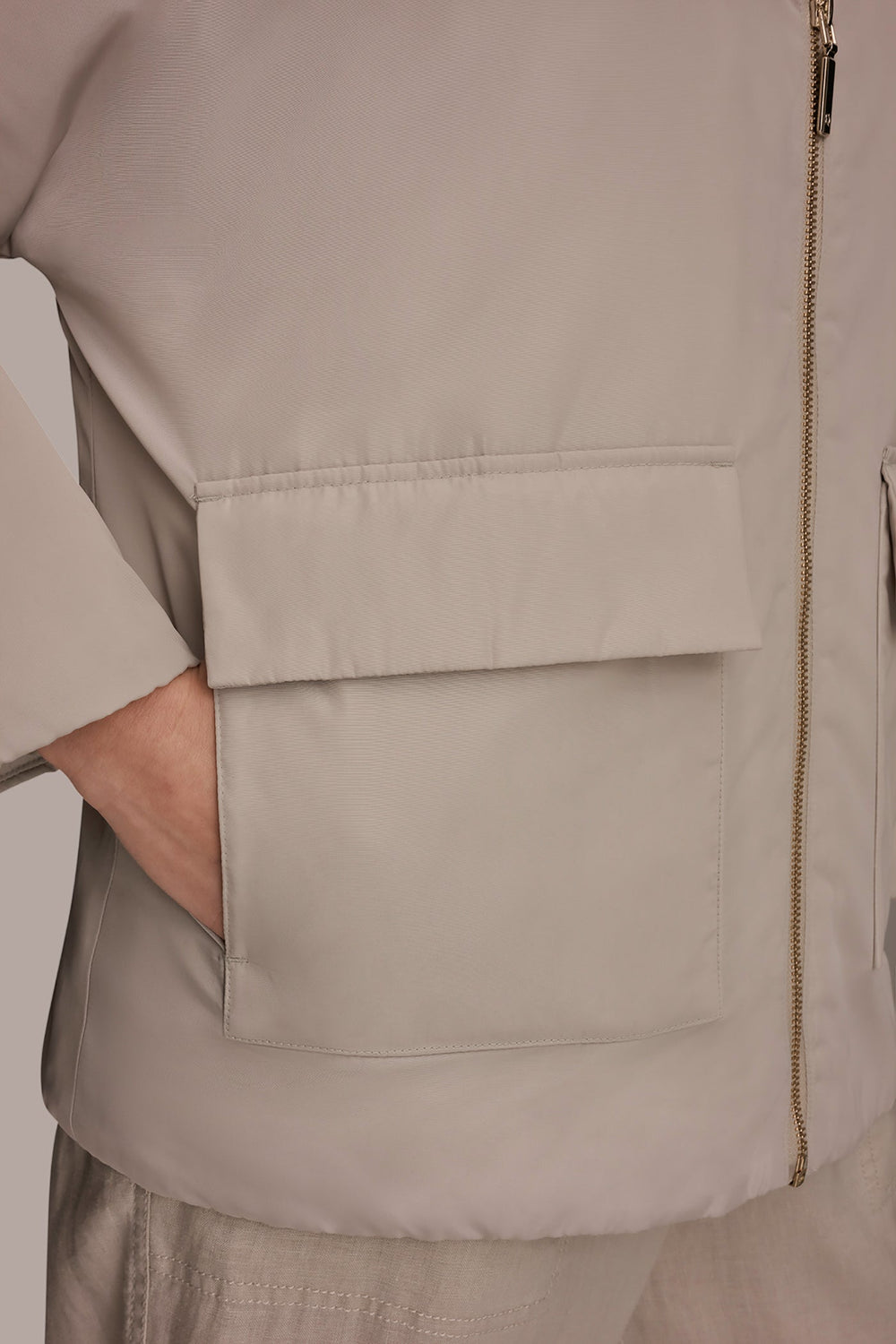 Donna Karan | HOODED LIGHT QUILT JACKET