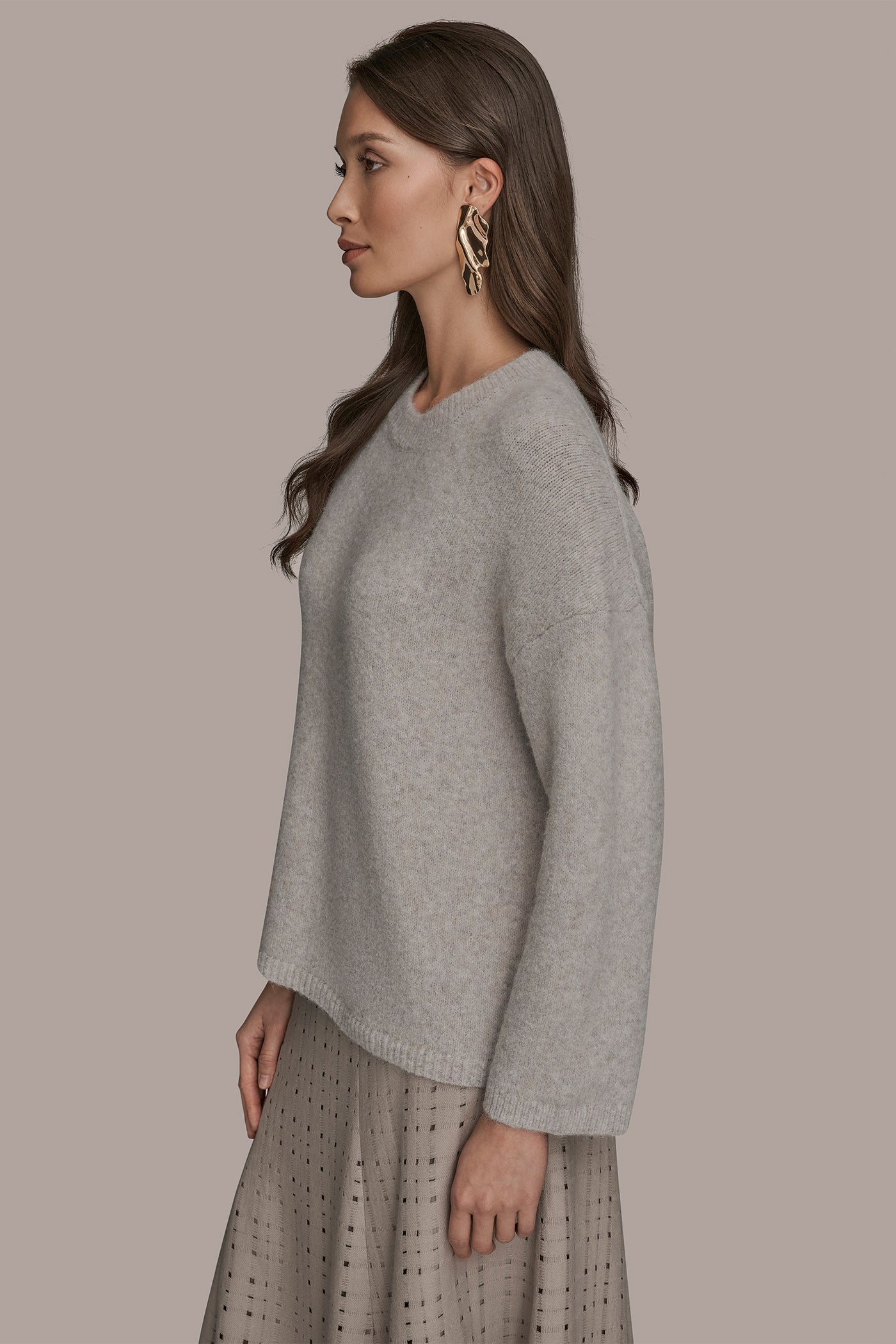 Donna Karan | OVERSIZED LONG SLEEVE CREW-NECK SWEATER