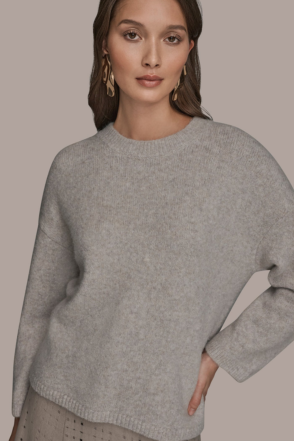 Donna Karan | OVERSIZED LONG SLEEVE CREW-NECK SWEATER