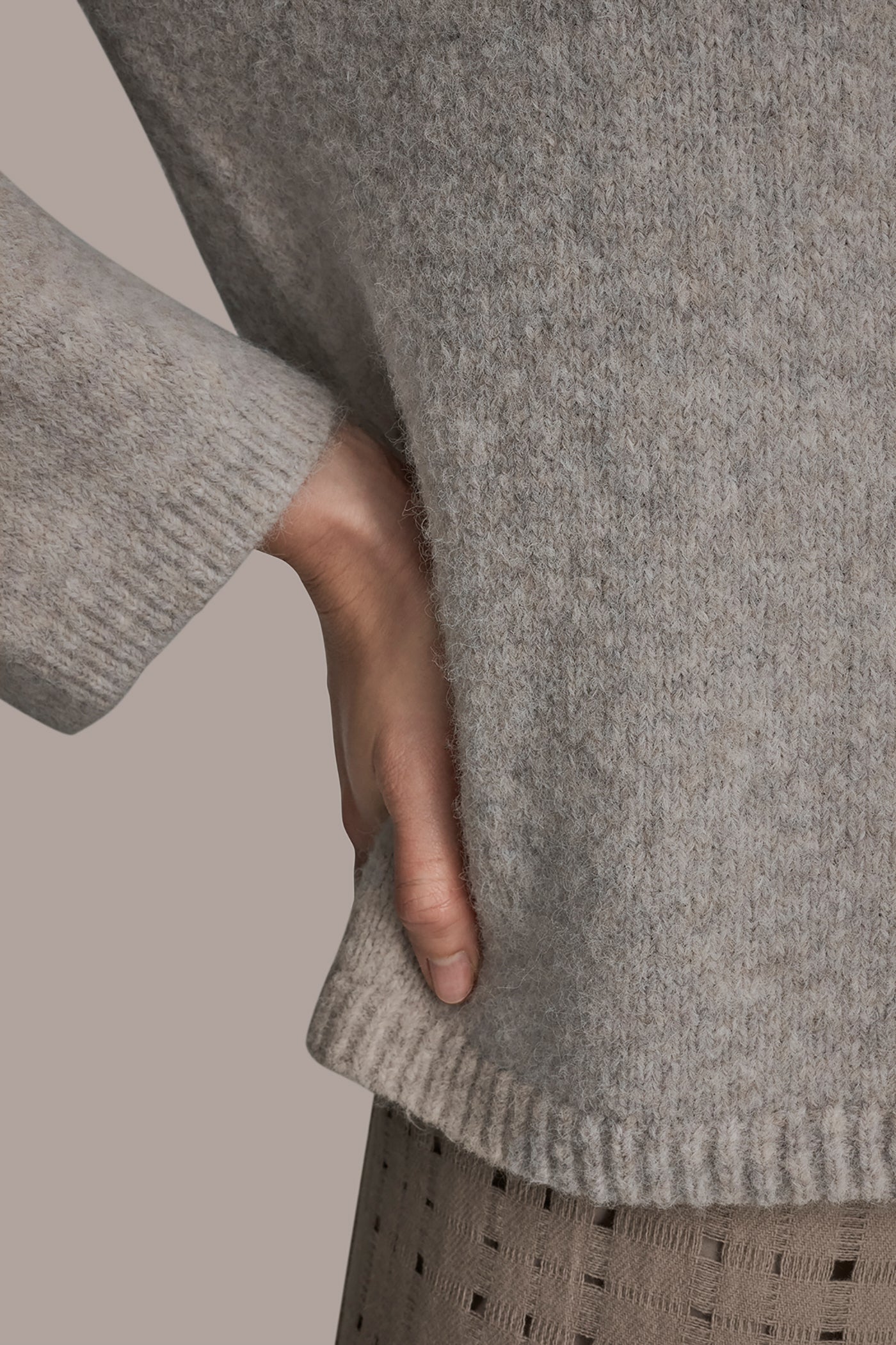 Donna Karan | OVERSIZED LONG SLEEVE CREW-NECK SWEATER