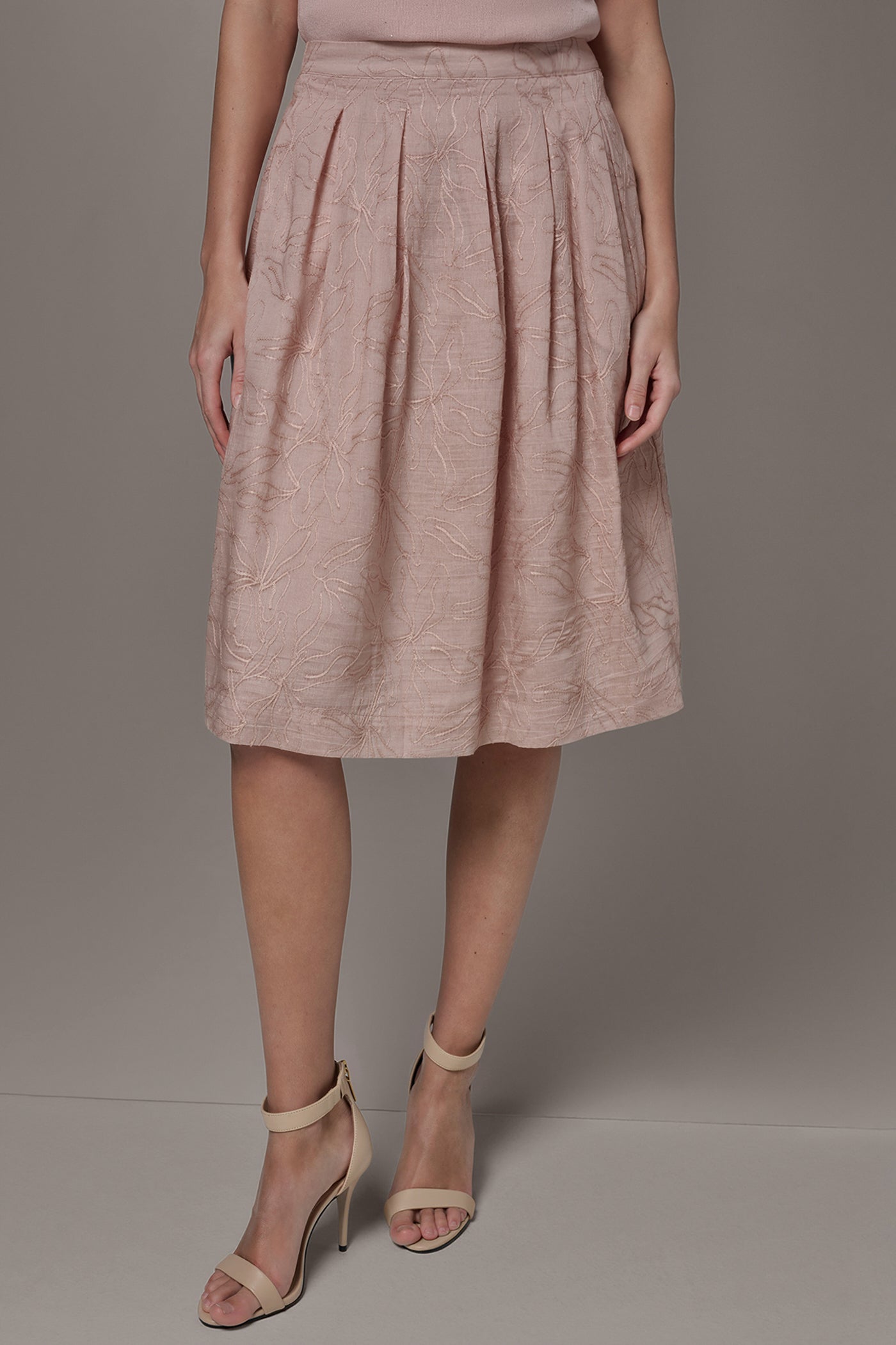 Donna Karan | FLORAL EMBROIDERED PLEATED A-LINE SKIRT