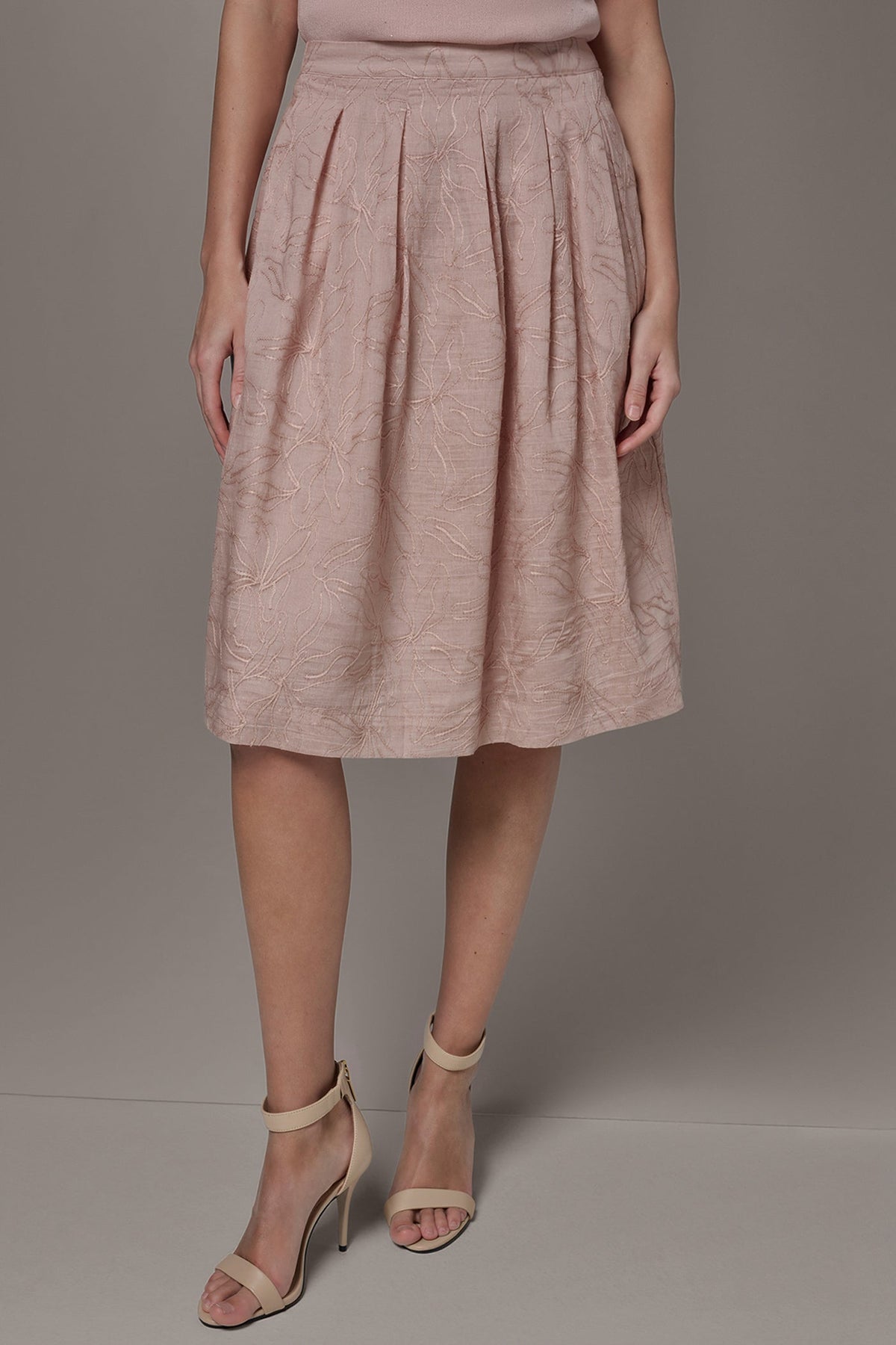 Donna Karan | FLORAL EMBROIDERED PLEATED A-LINE SKIRT