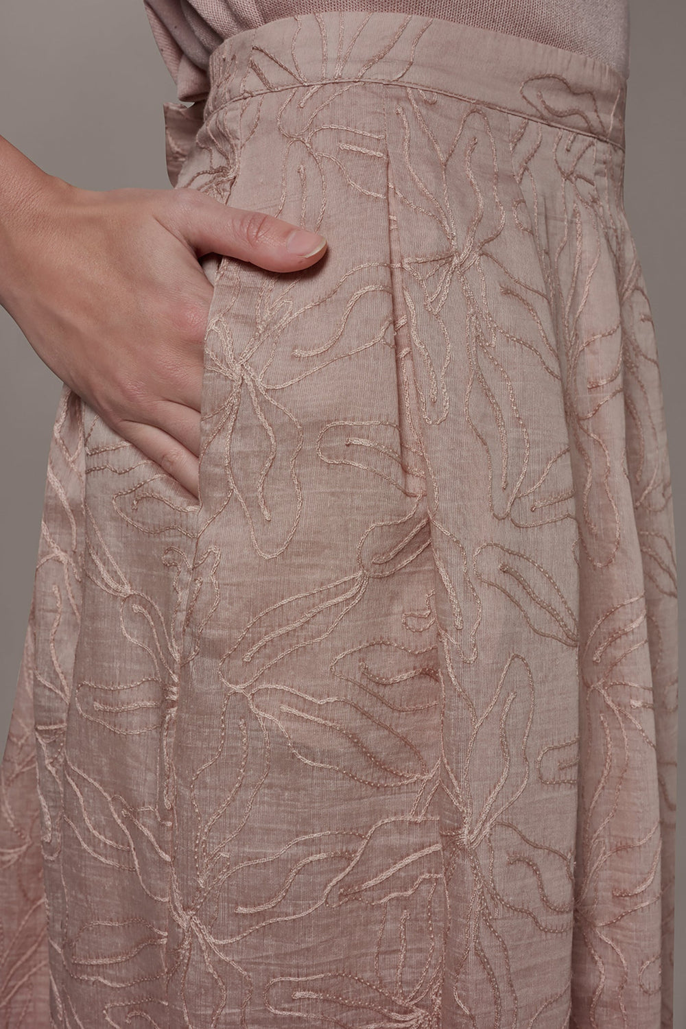 Donna Karan | FLORAL EMBROIDERED PLEATED A-LINE SKIRT