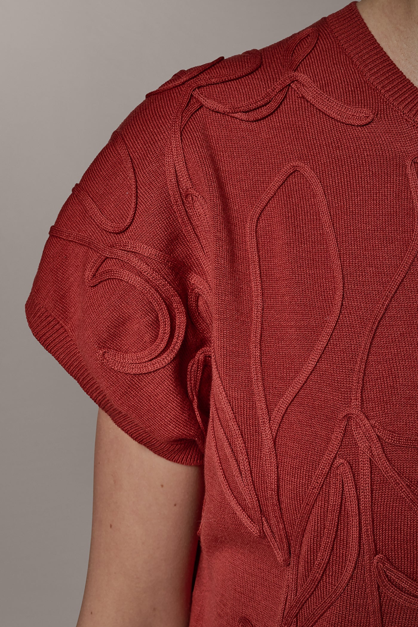 Donna Karan | SHORT SLEEVE GEOMETRIC SWEATER