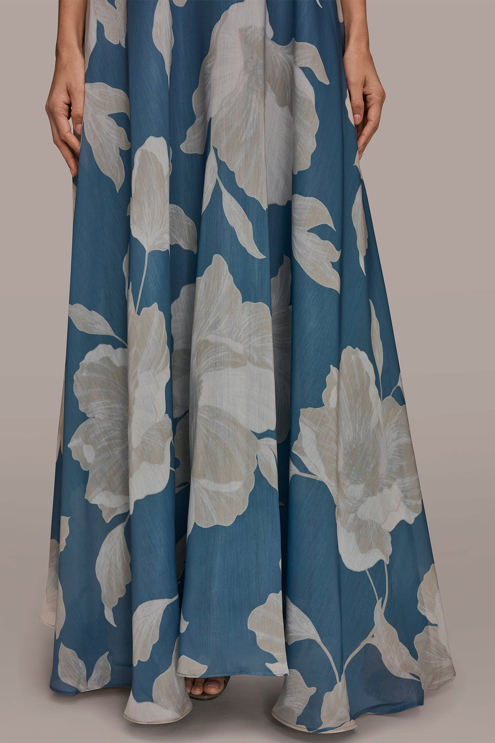 Donna Karan | ORGANZA STRAPLESS FLORAL PLEATED GOWN