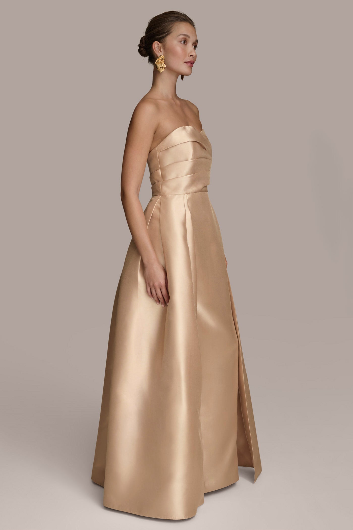 Donna Karan | MIKADO STRAPLESS SWEETHEART BALL GOWN