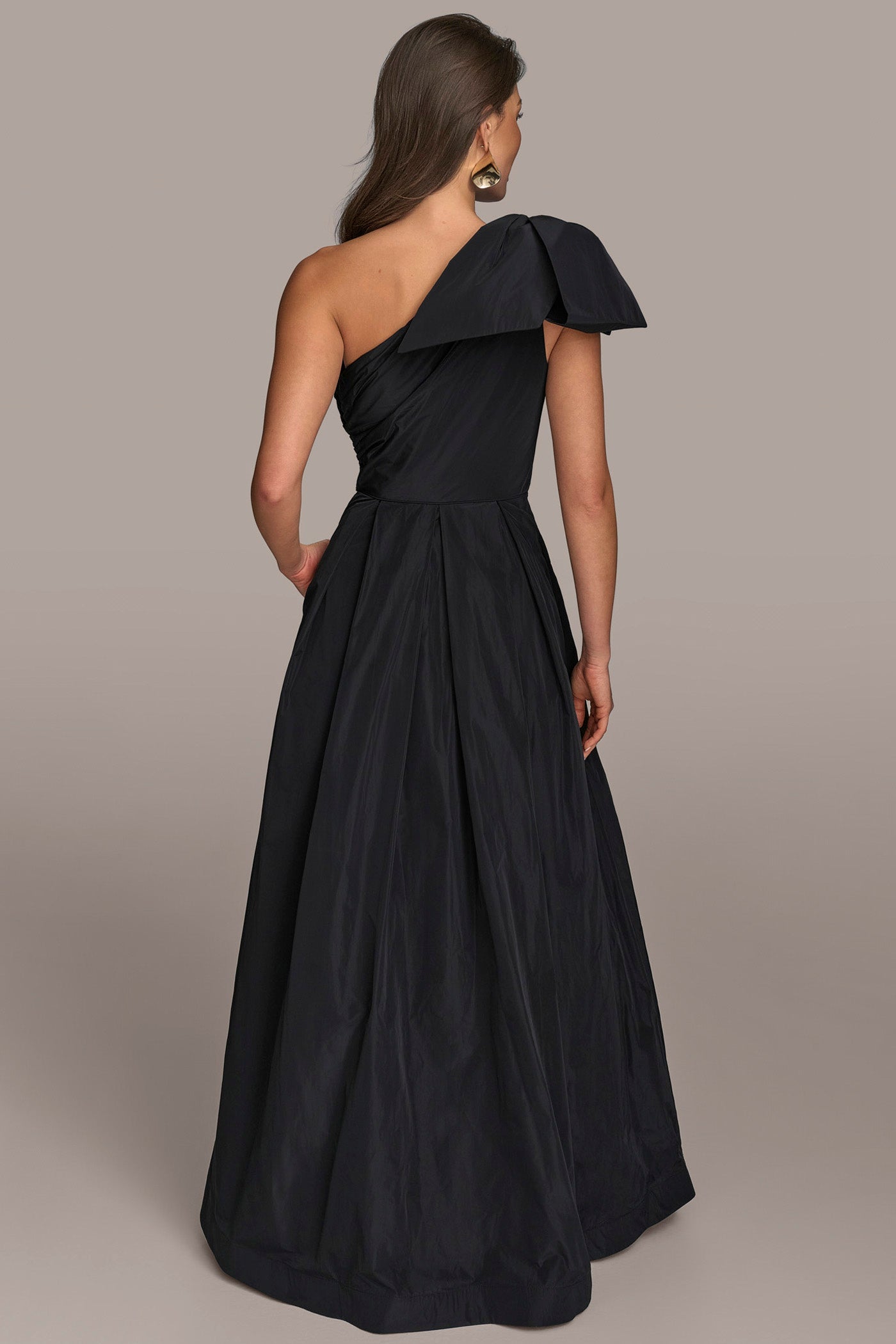 Donna Karan | TAFFETA ONE-SHOULDER BALL GOWN