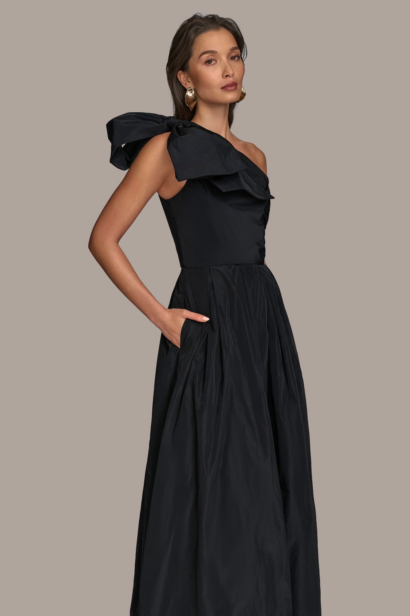 Donna Karan | TAFFETA ONE-SHOULDER BALL GOWN