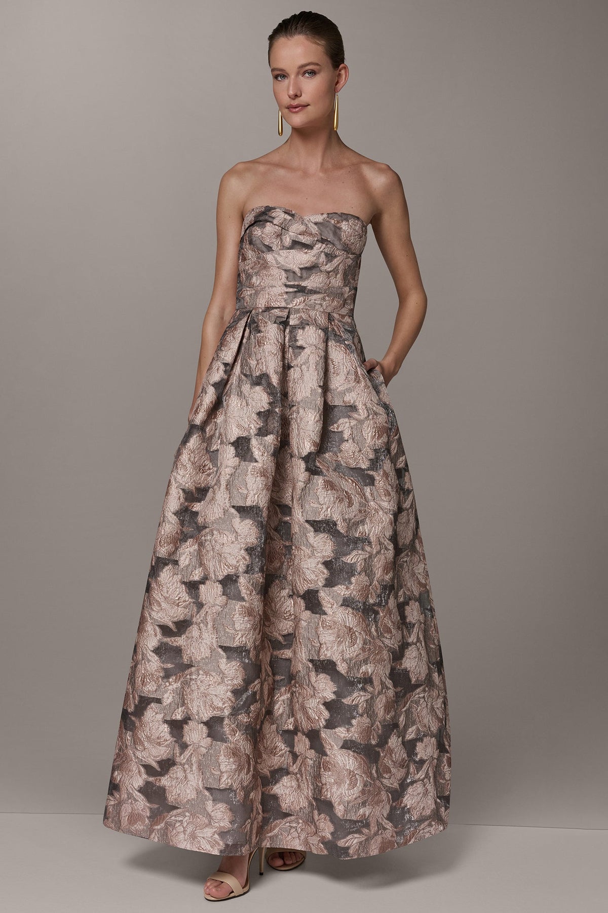 Donna Karan | FLORAL-JACQUARD STRAPLESS BALL GOWN