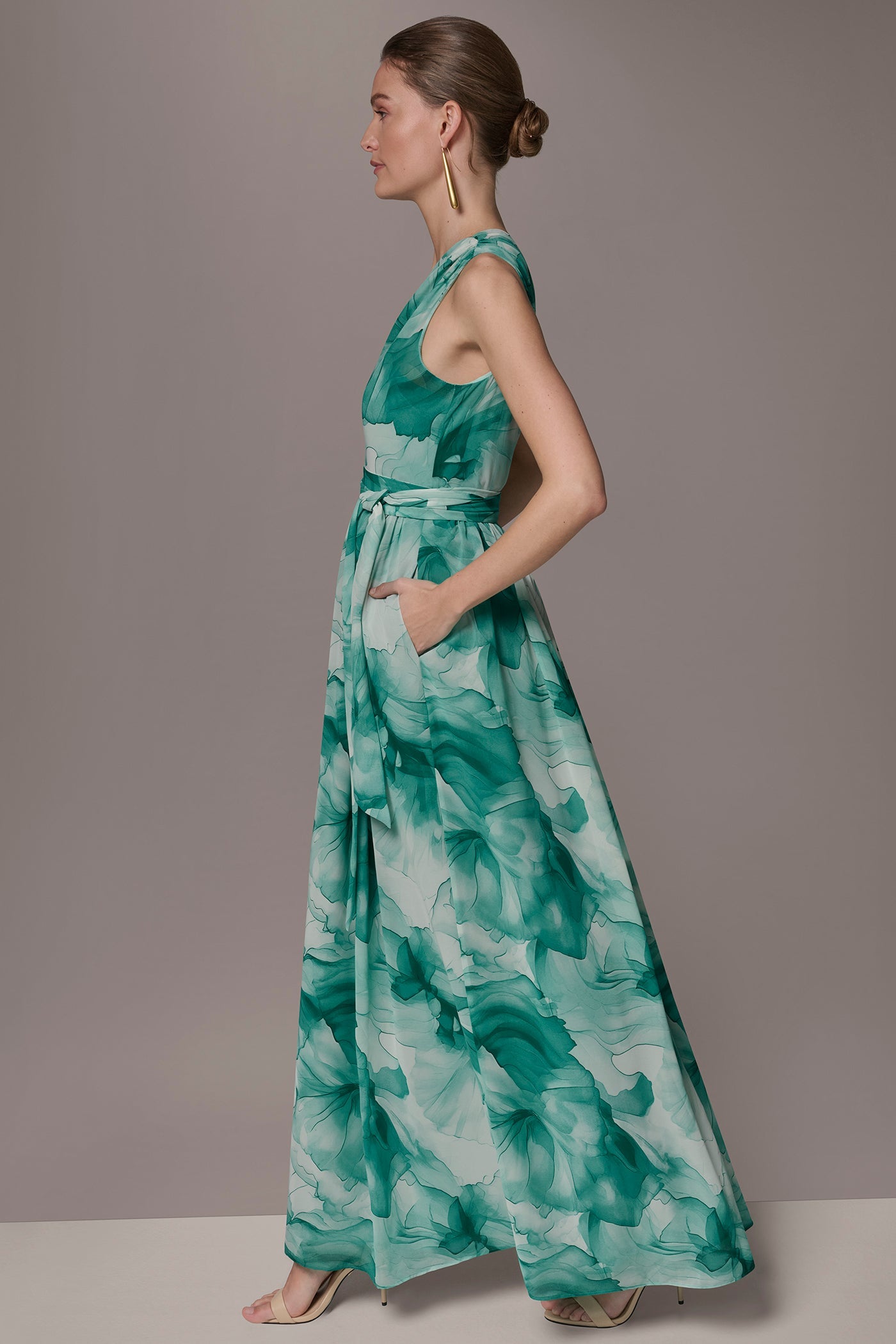 Donna Karan | CHIFFON FLORAL ONE-SHOULDER GOWN