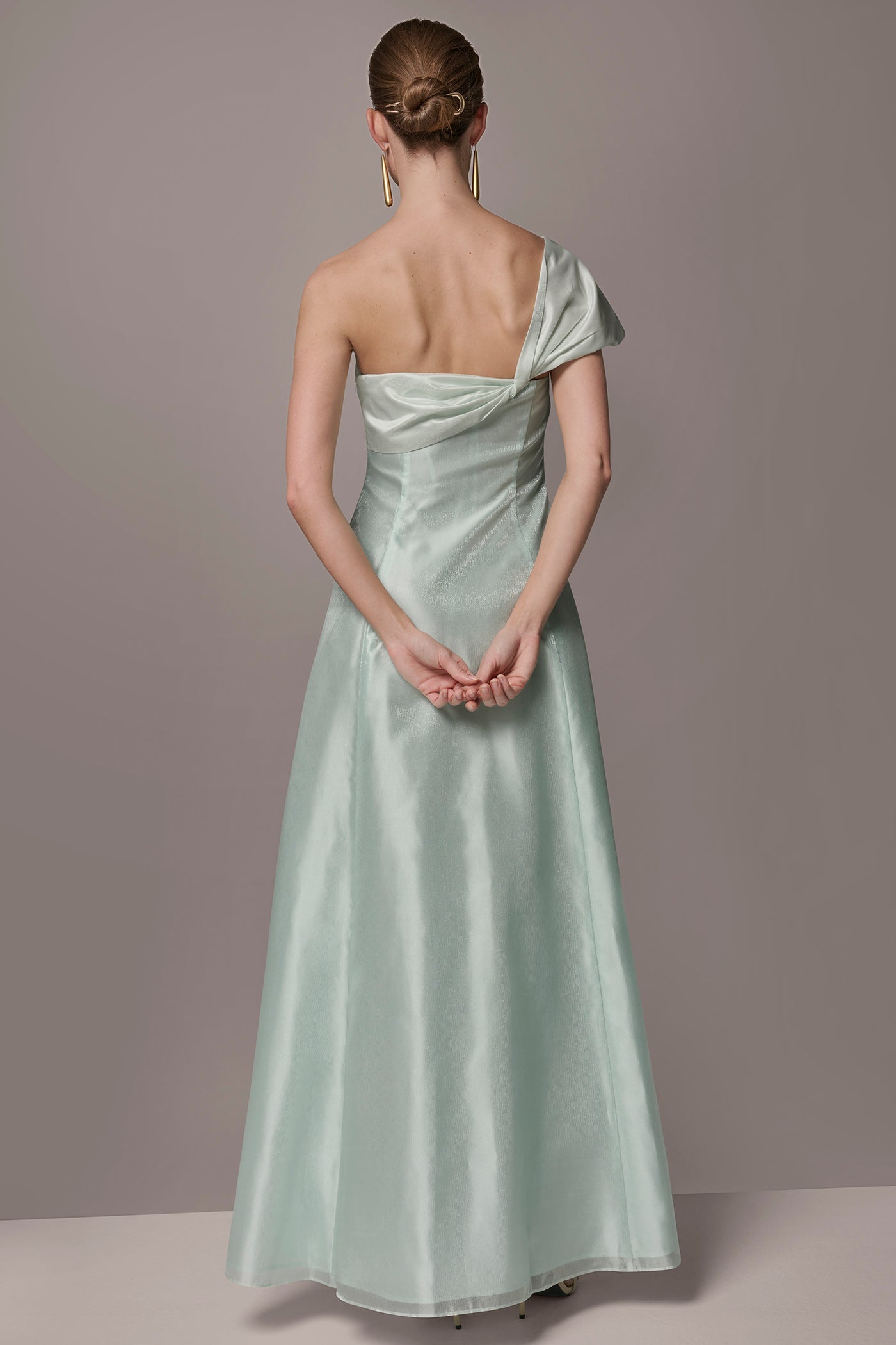 Donna Karan | ORGANZA TWIST ONE-SHOULDER BALL GOWN