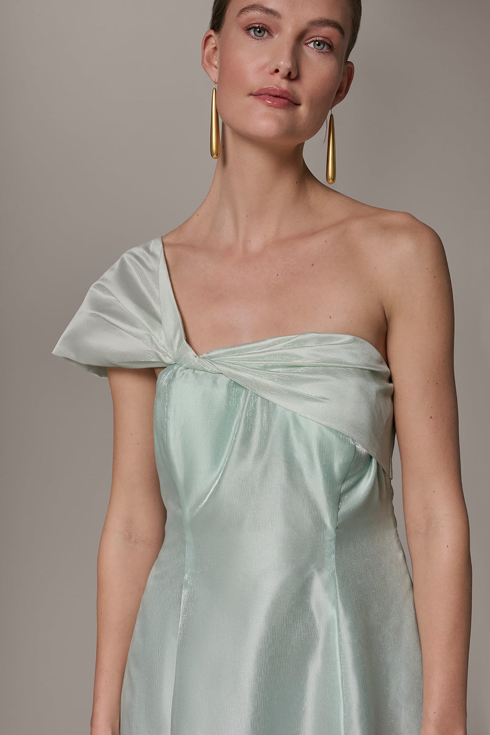 Donna Karan | ORGANZA TWIST ONE-SHOULDER BALL GOWN