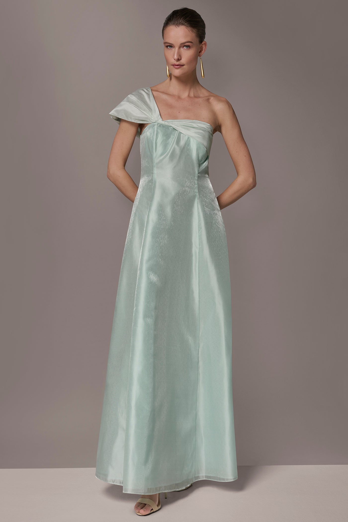 Donna Karan | ORGANZA TWIST ONE-SHOULDER BALL GOWN