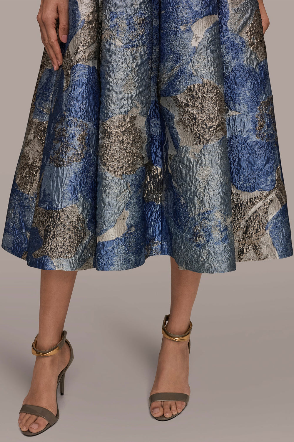 Donna Karan | METALLIC FLORAL-JACQUARD SLEEVELESS MIDI GOWN