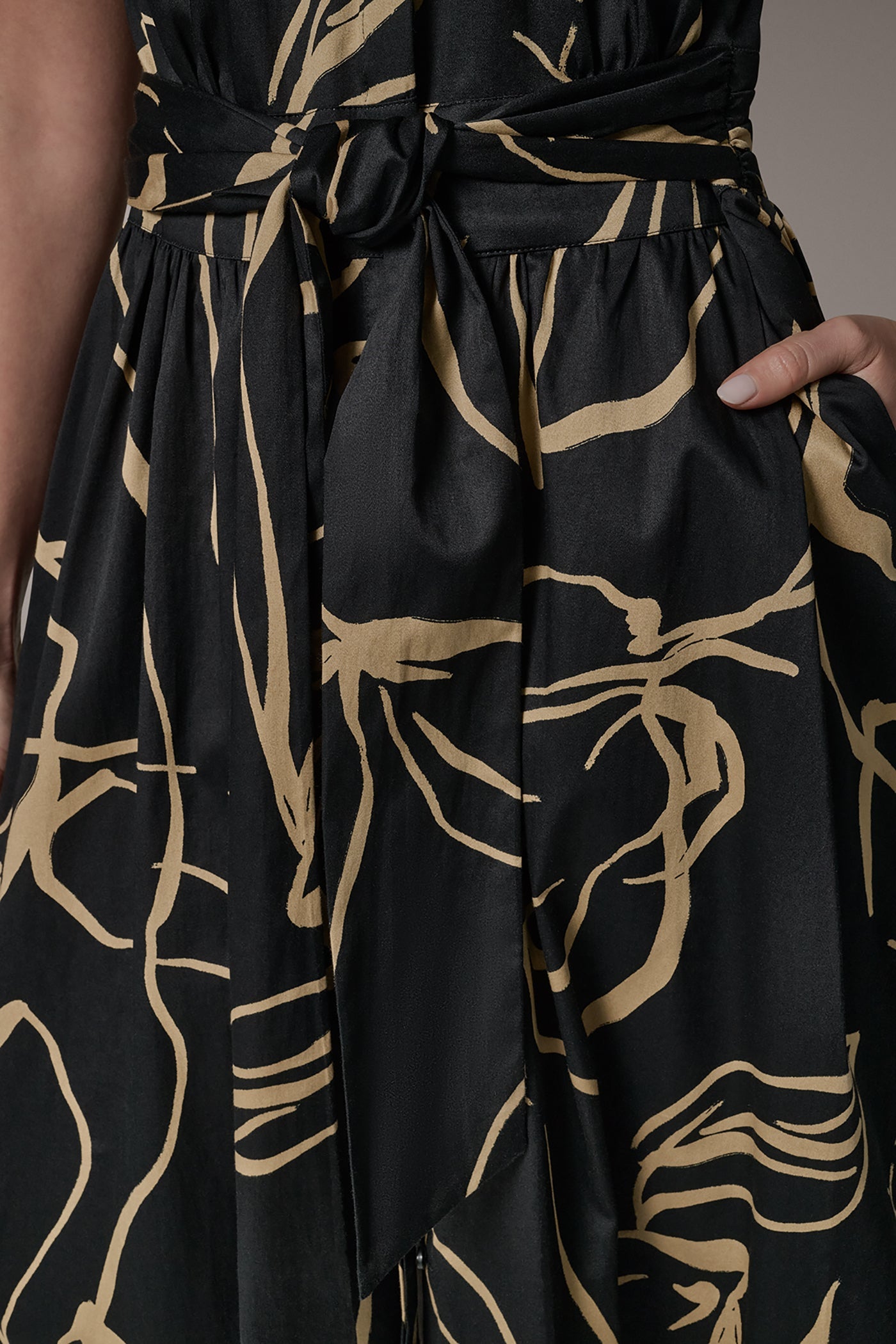 Donna Karan | SLEEVELESS PRINT MIDI DRESS