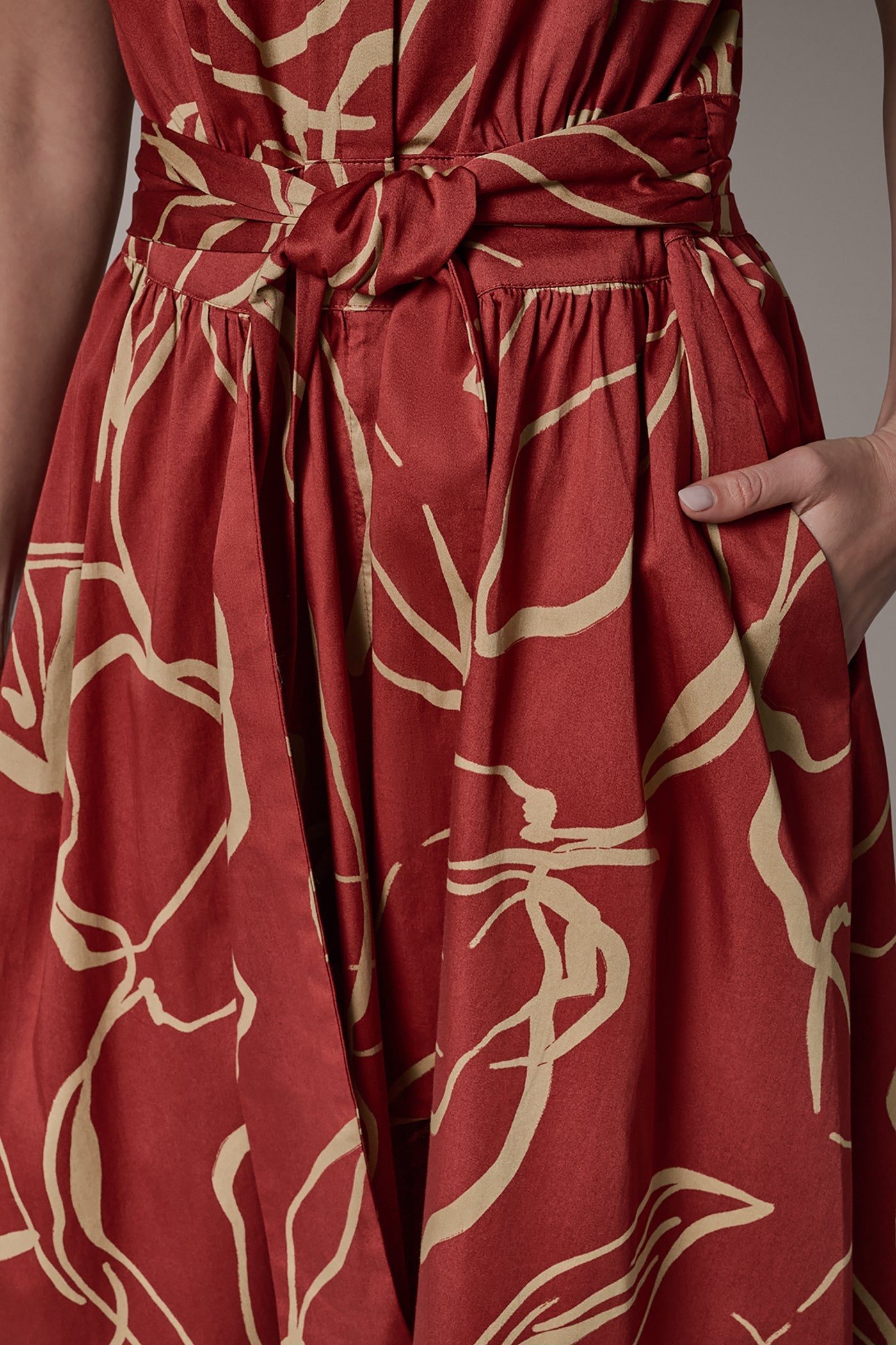 Donna Karan | SLEEVELESS PRINT MIDI DRESS