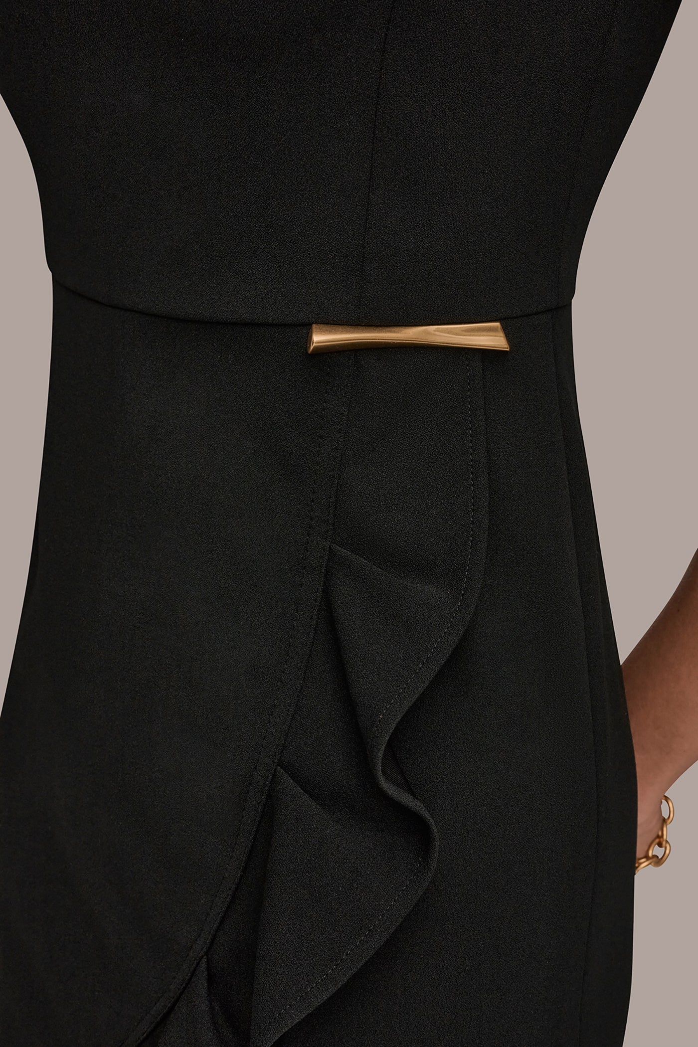 Donna Karan | SHORT SLEEVE RUFFLE SHEATH DRESS