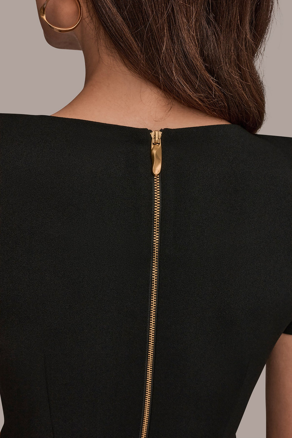 Donna Karan | SHORT SLEEVE RUFFLE SHEATH DRESS