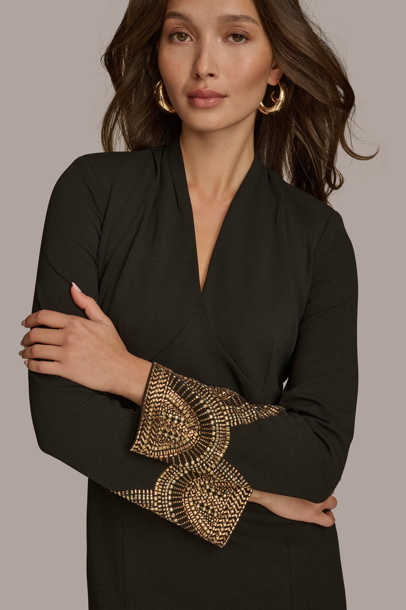Donna Karan | LONG SLEEVE V-NECK SHEATH DRESS