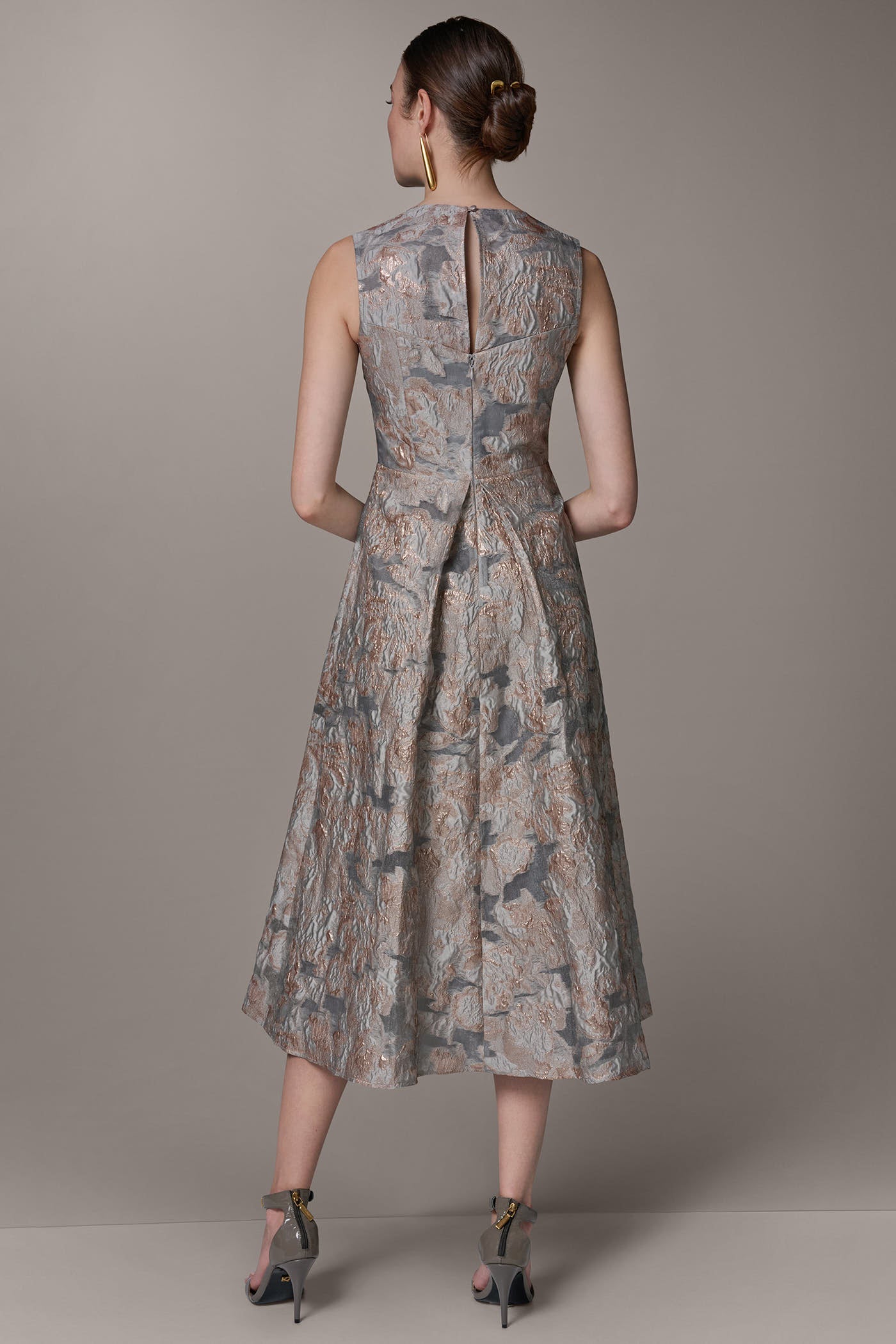 Donna Karan | SLEEVELESS FLORAL MIDI FIT AND FLARE GOWN