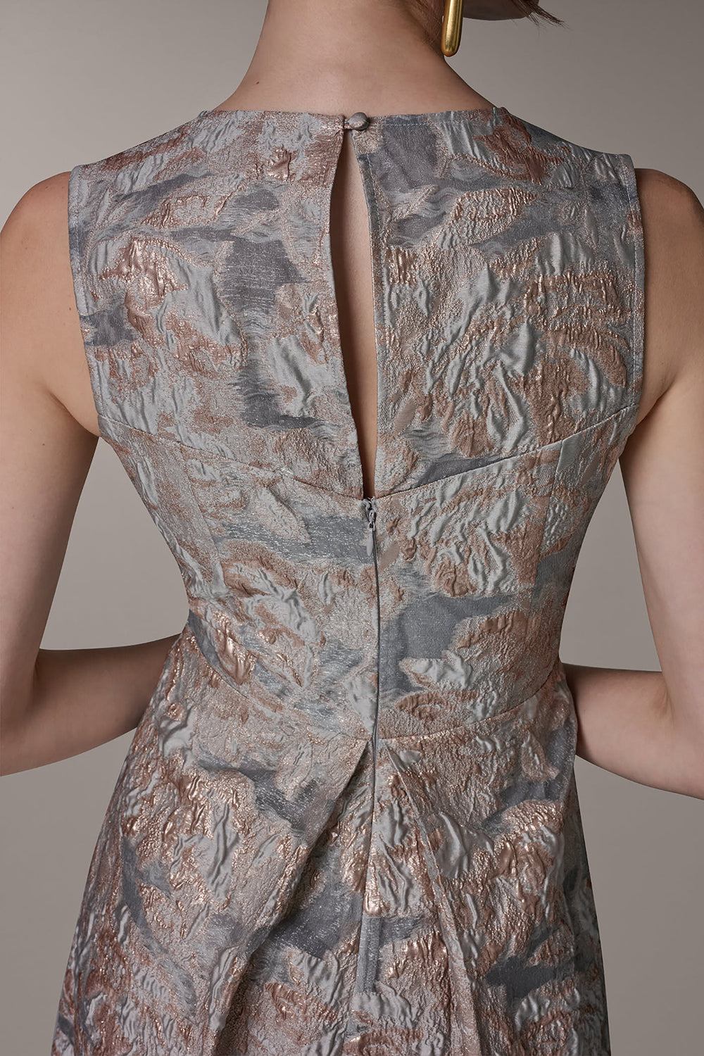Donna Karan | SLEEVELESS FLORAL MIDI FIT AND FLARE GOWN