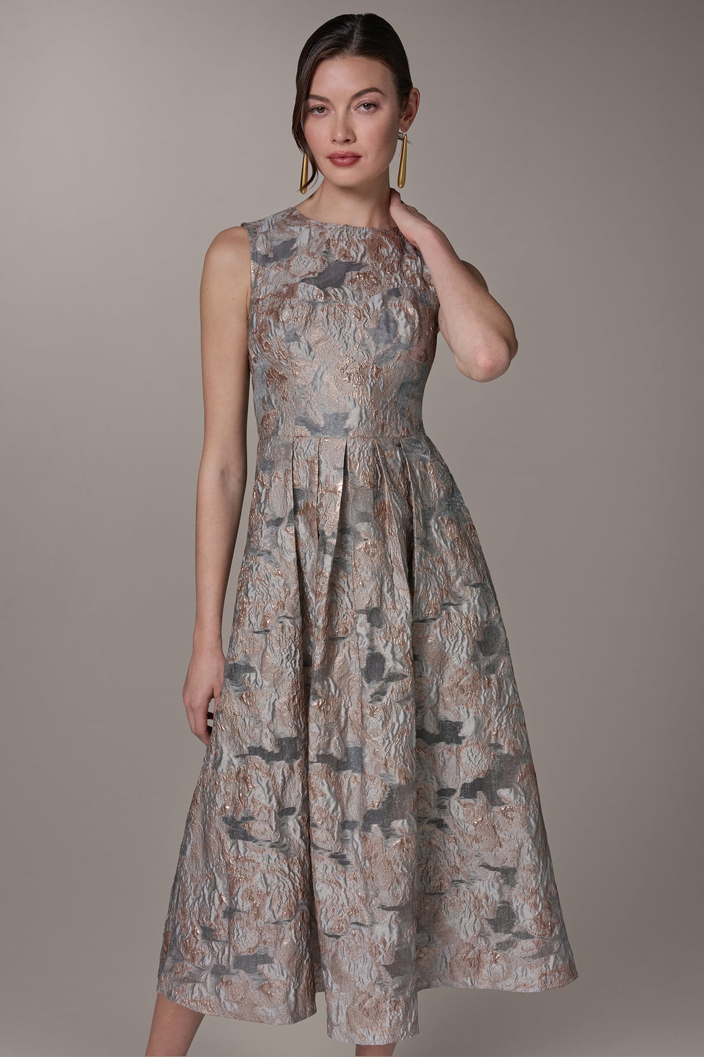 Donna Karan | SLEEVELESS FLORAL MIDI FIT AND FLARE GOWN
