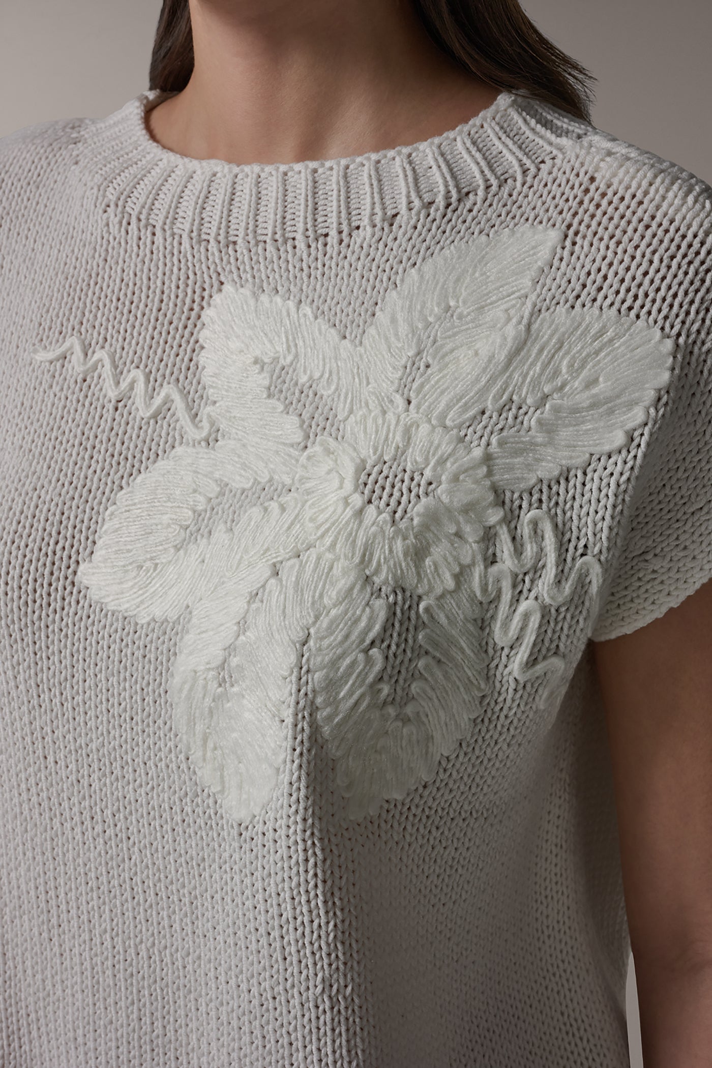 Donna Karan | SLEEVELESS FLORAL SWEATER