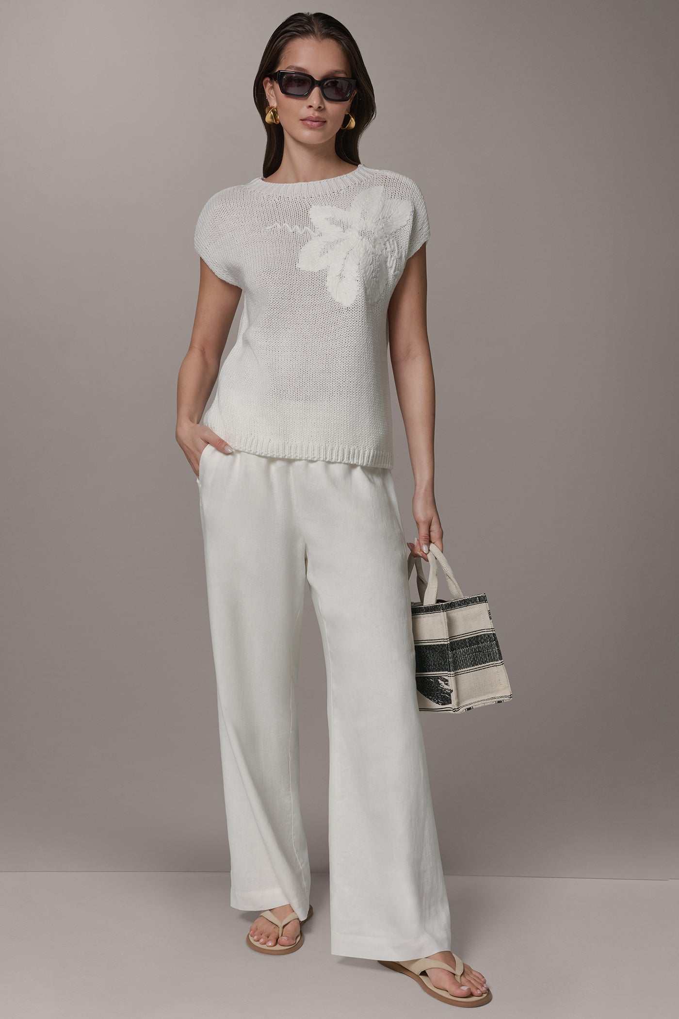 Donna Karan | SLEEVELESS FLORAL SWEATER