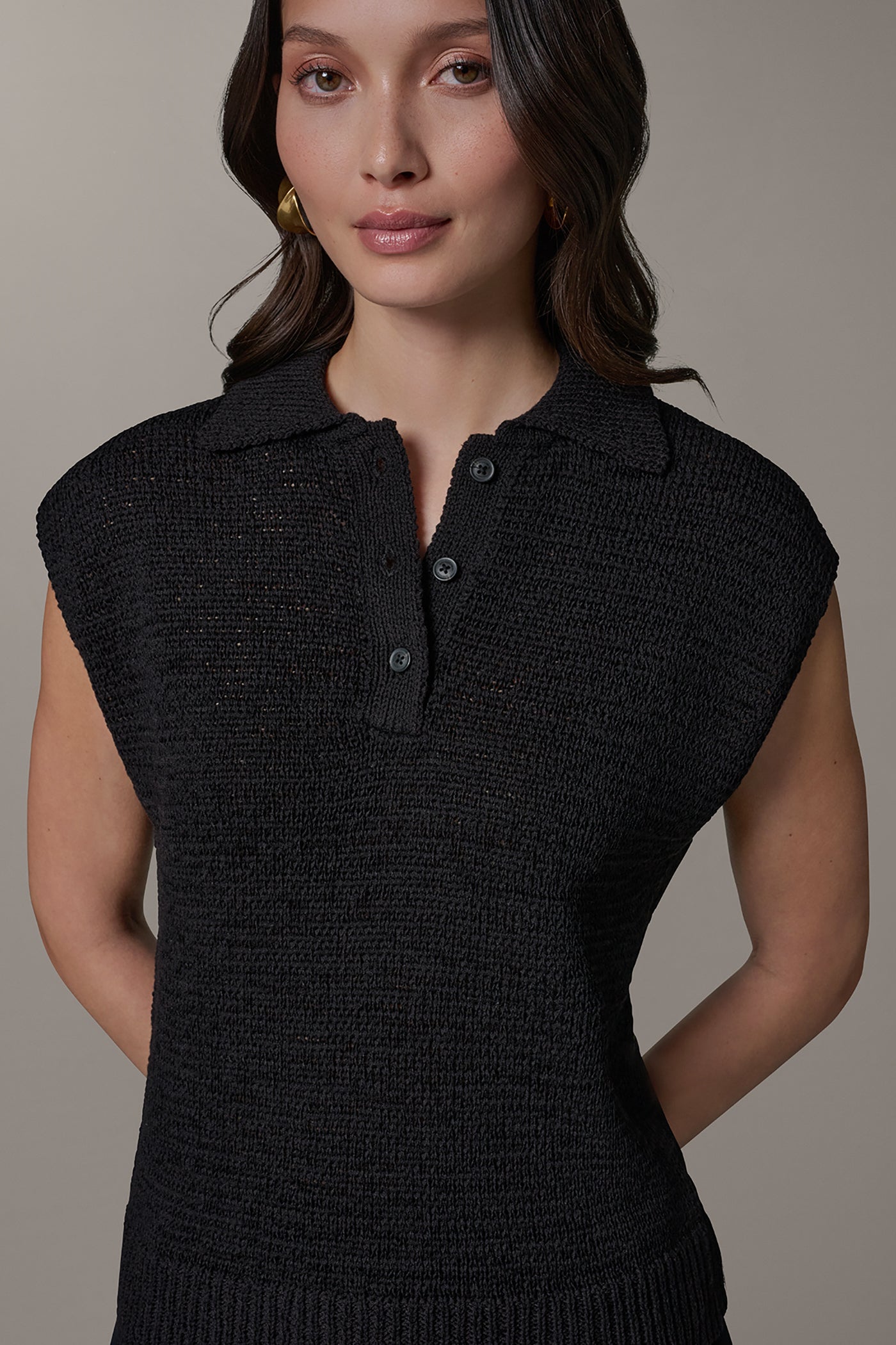 Donna Karan | SLEEVELESS POLO SWEATER