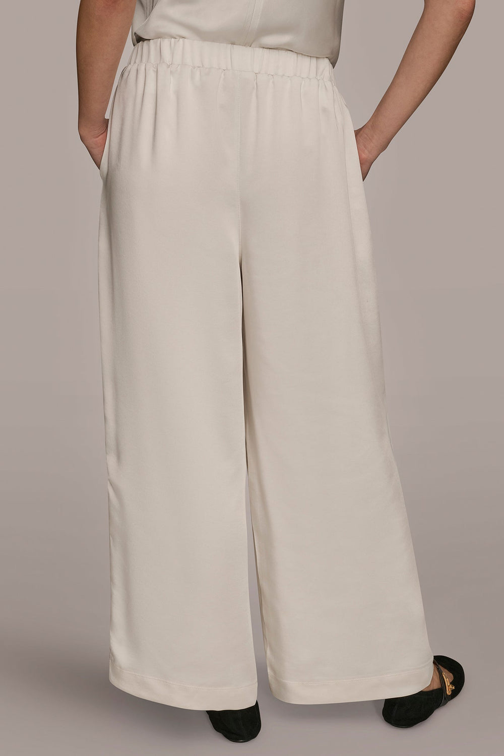 Donna Karan | SATIN MID-RISE RELAXED PANT