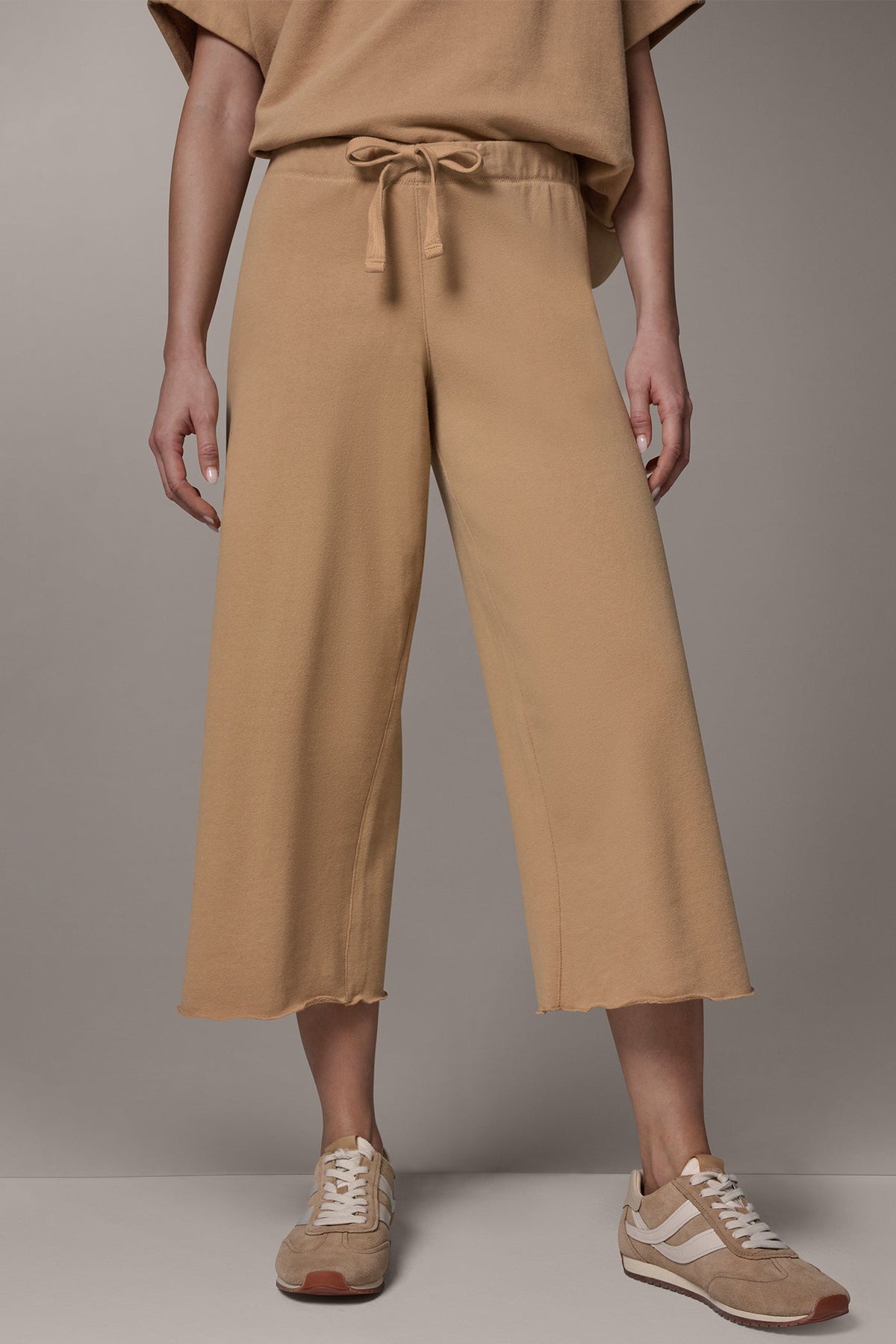 Donna Karan | MID-RISE STRAIGHT-LEG CAPRI PANT