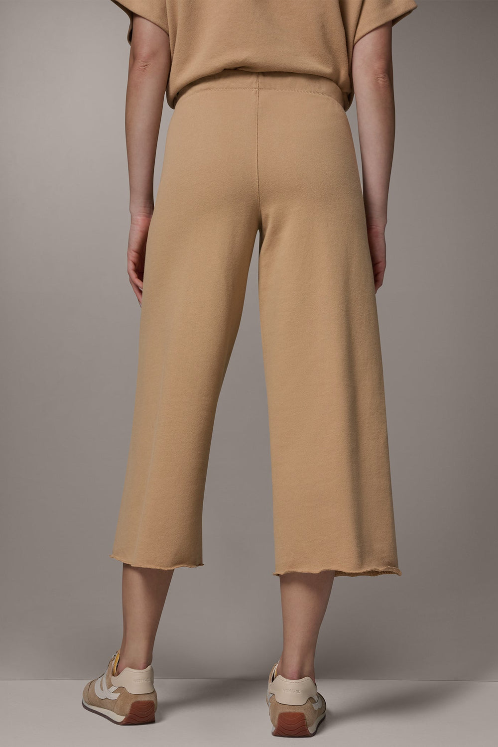Donna Karan | MID-RISE STRAIGHT-LEG CAPRI PANT