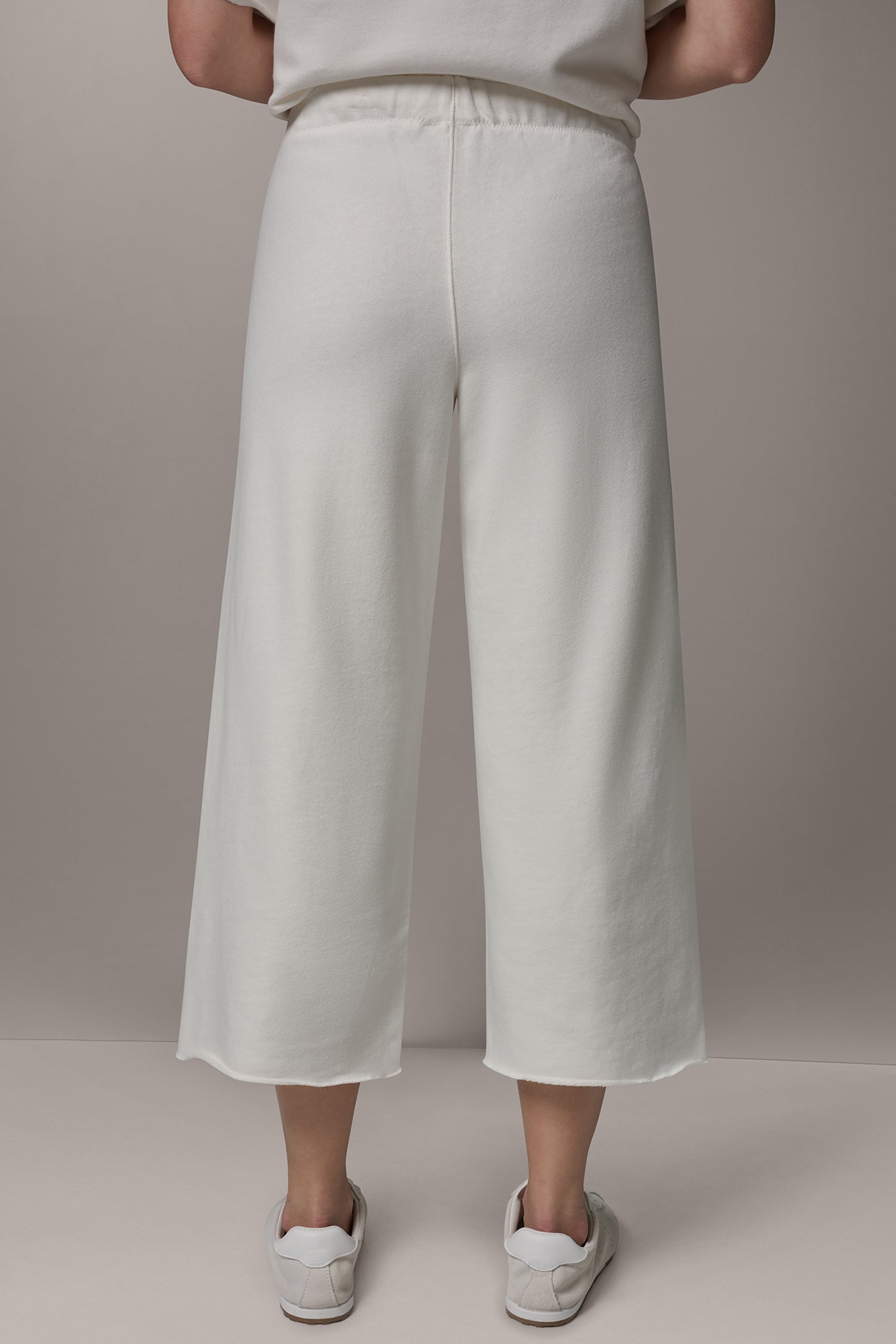 Donna Karan | MID-RISE STRAIGHT-LEG CAPRI PANT