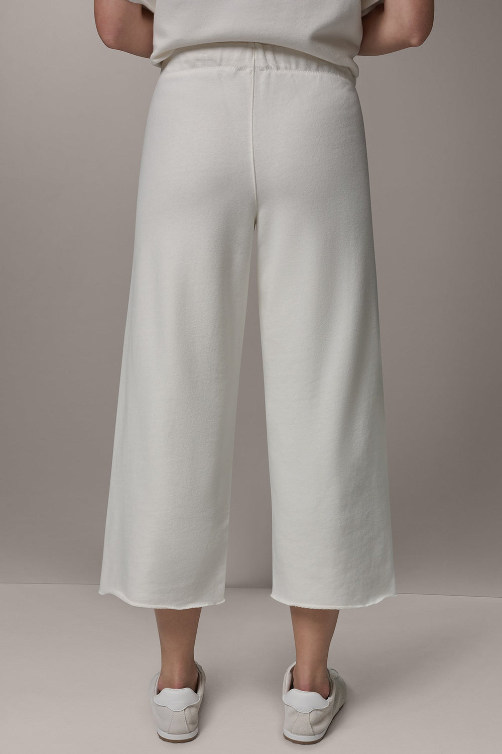 Donna Karan | MID-RISE STRAIGHT-LEG CAPRI PANT