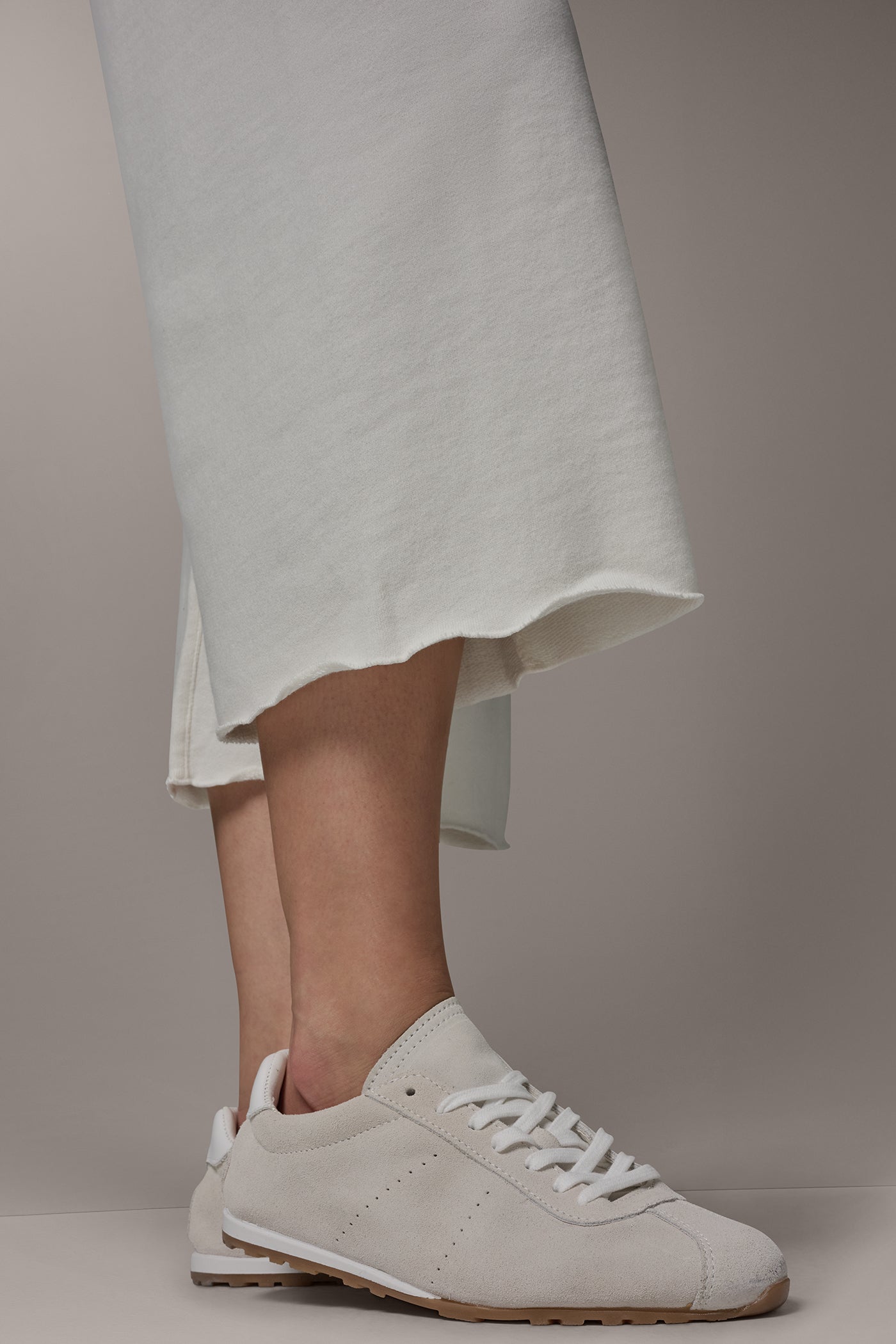 Donna Karan | MID-RISE STRAIGHT-LEG CAPRI PANT