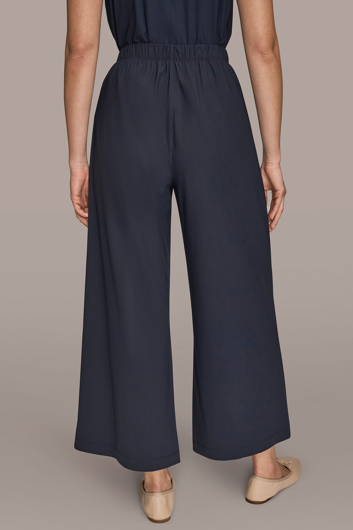 Donna Karan | THE MODERN TRAVEL MID-RISE RELAXED ANKLE PANT
