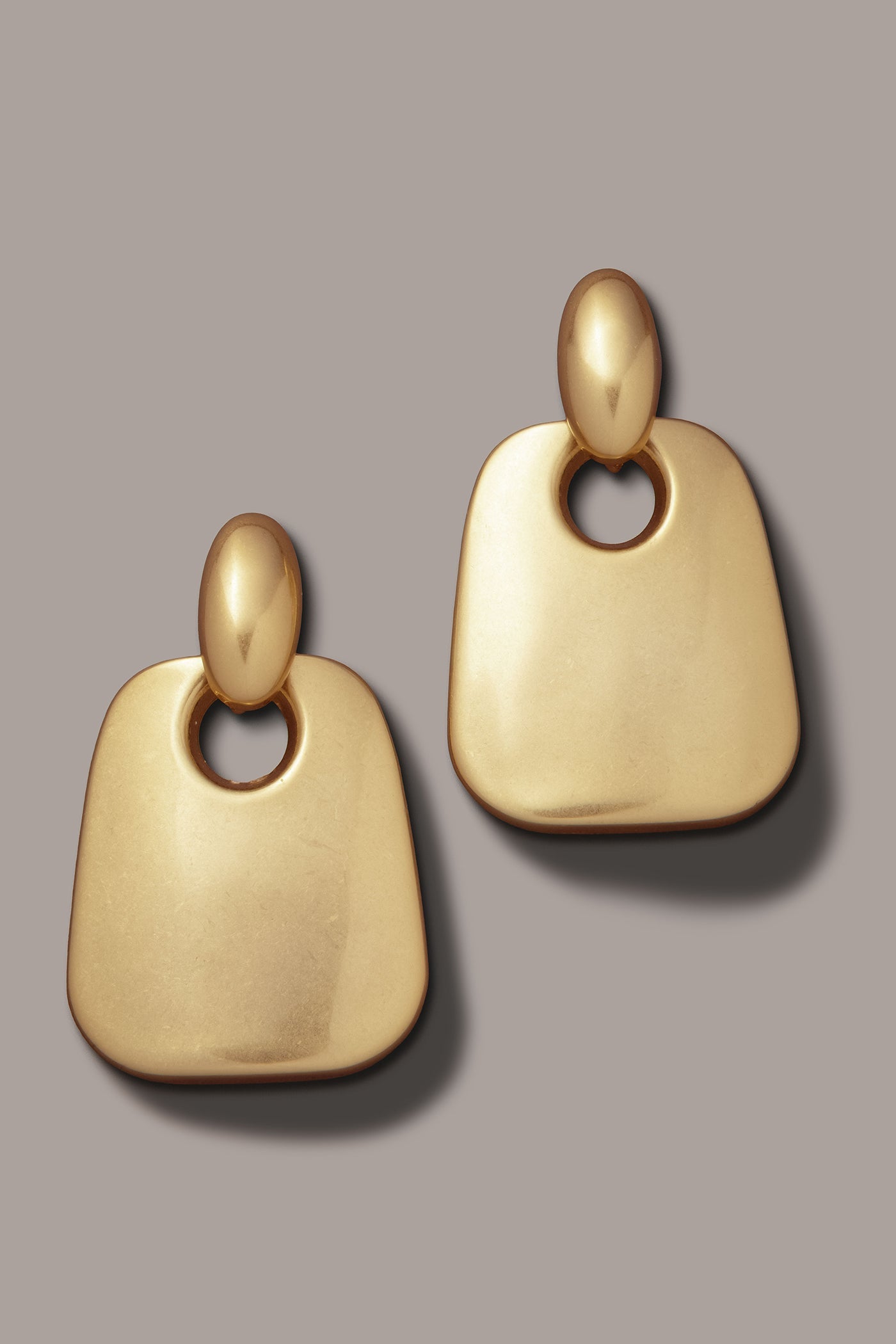 Donna Karan | OVERSIZED DOOR KNOCKER WORN GOLD EARRING