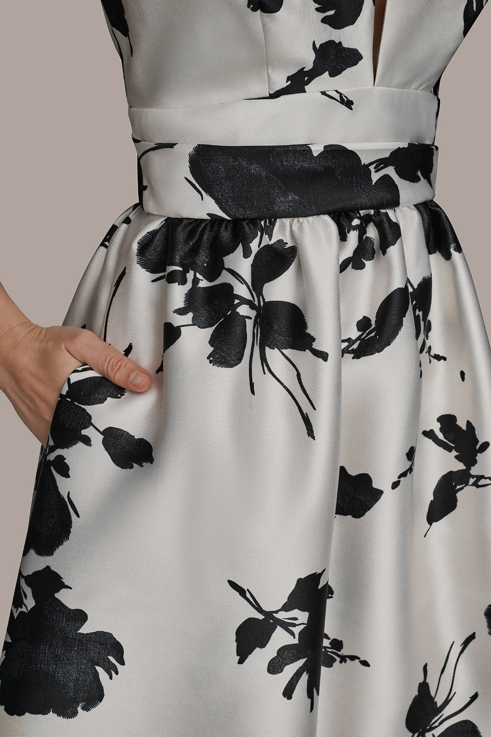 Donna Karan | MIKADO SLEEVELESS V-NECK FLORAL GOWN